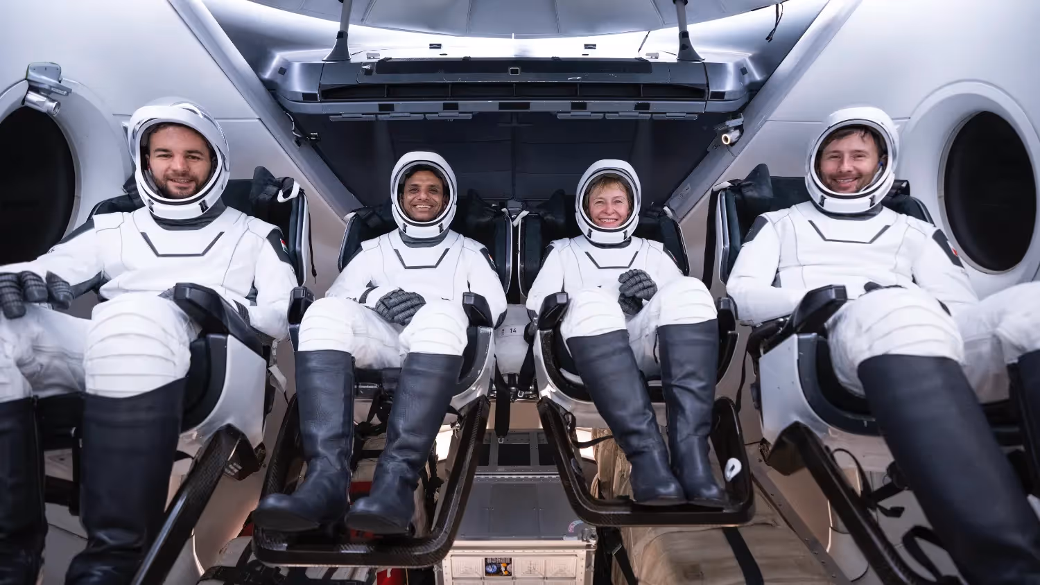 684488abd1bfedc161070a88_Ax4_SpaceX_SuitATP_PRIME_20250306_DSC01359.avif