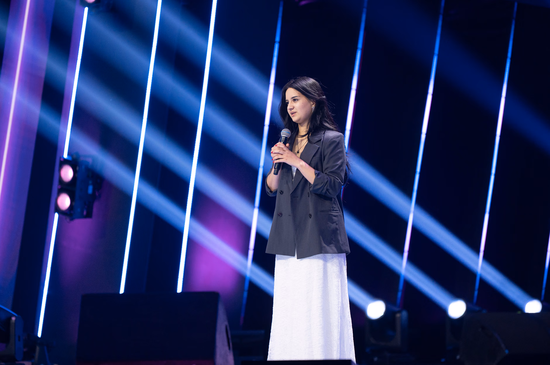 Córka nieżyjącej gwiazdy "Must be The Music" na scenie programu. Wzruszający hołd