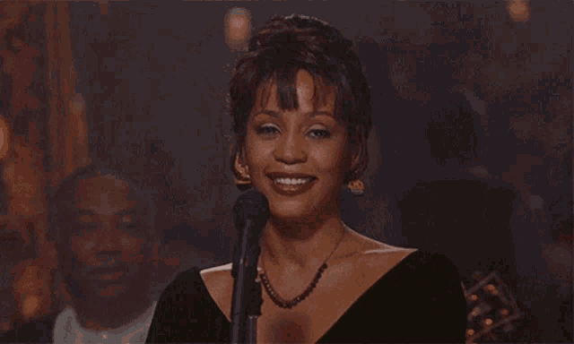 14 lat bez Whitney Houston. Jak jej styl zmienił modę? Zobacz najbardziej kultowe kreacje gwiazdy