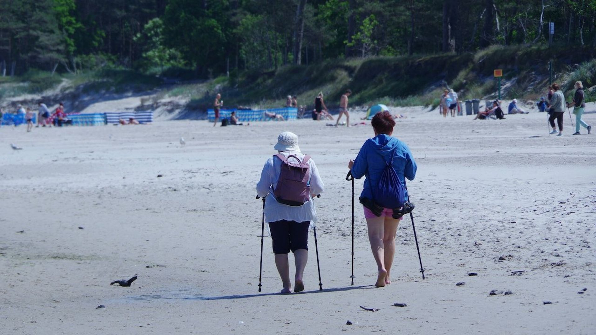 ludzie na plaży