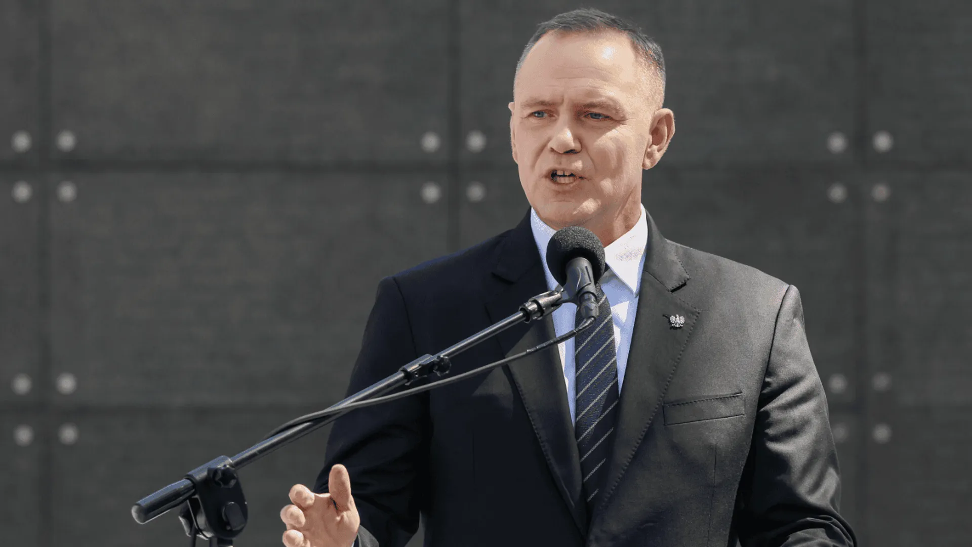 Karol Nawrocki, ustawa
