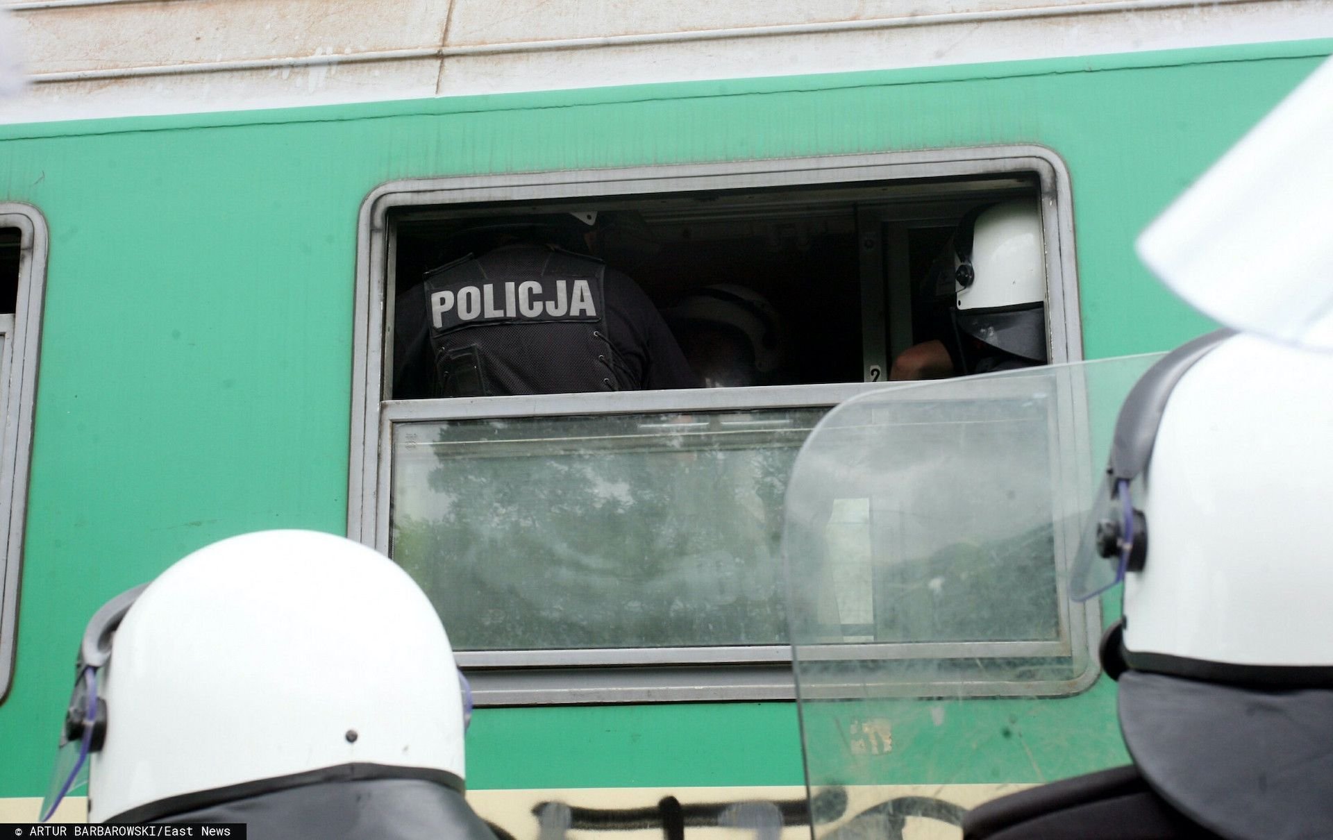 Gwiazdor TVN ewakuowany z pociągu z powodu podejrzenia bomby