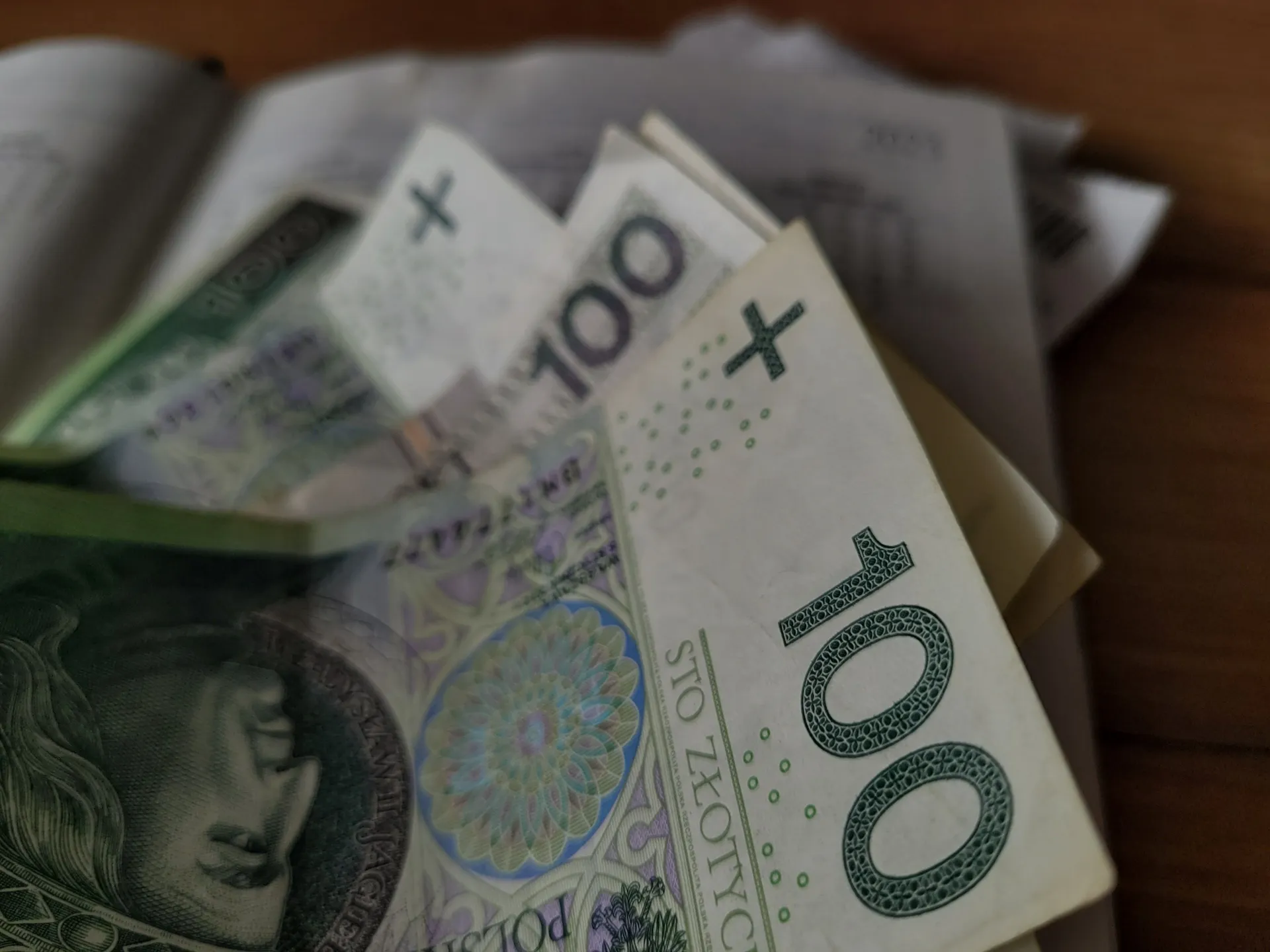 plik banknotów