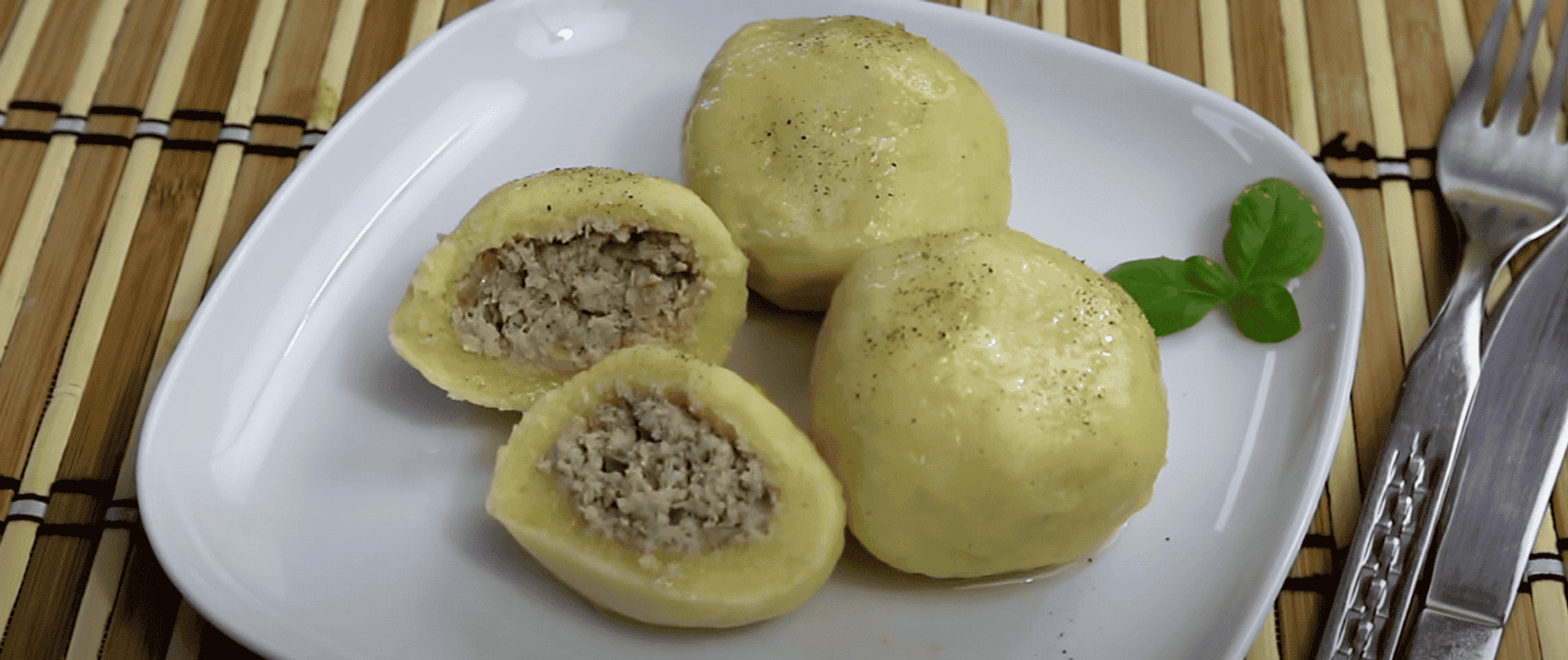 Przepis na tradycyjne pyzy z mięsem z rosołu