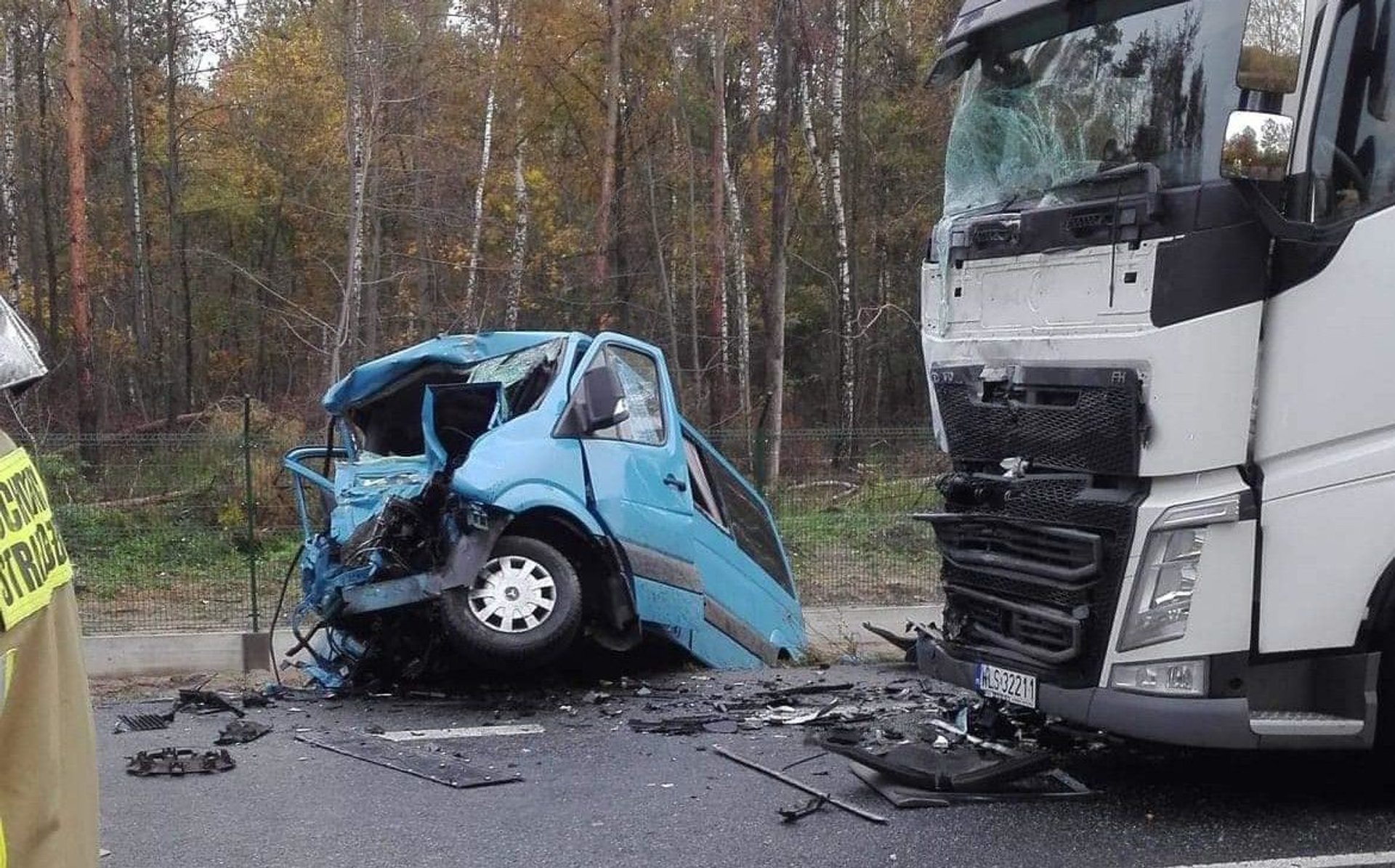 W tragicznym wypadku na drodze krajowej nr 50 śmierć poniosły trzy osoby. 