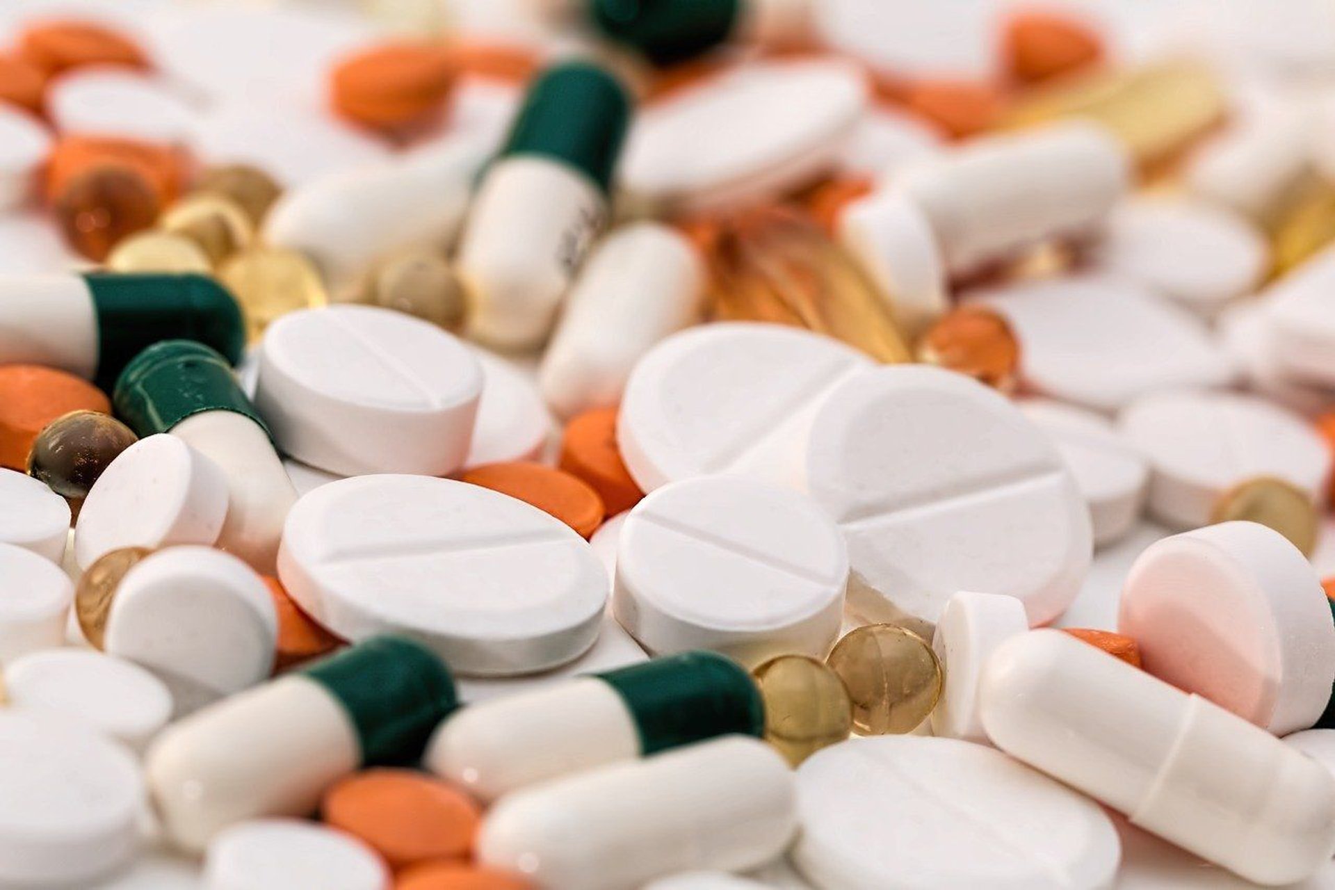Leki dla seniorów - na jakie schorzenia? Jak uzyskać darmowy lek?