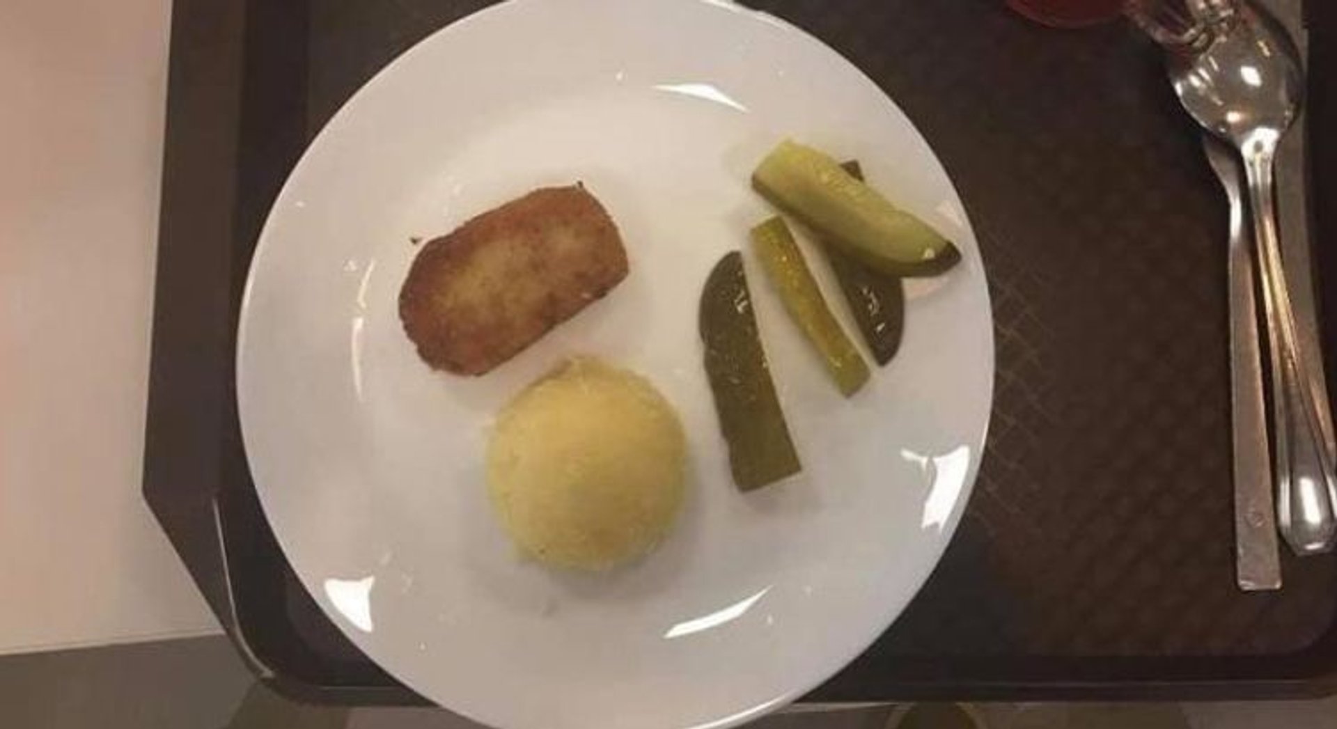 Posiłek dla dzieci w szkole