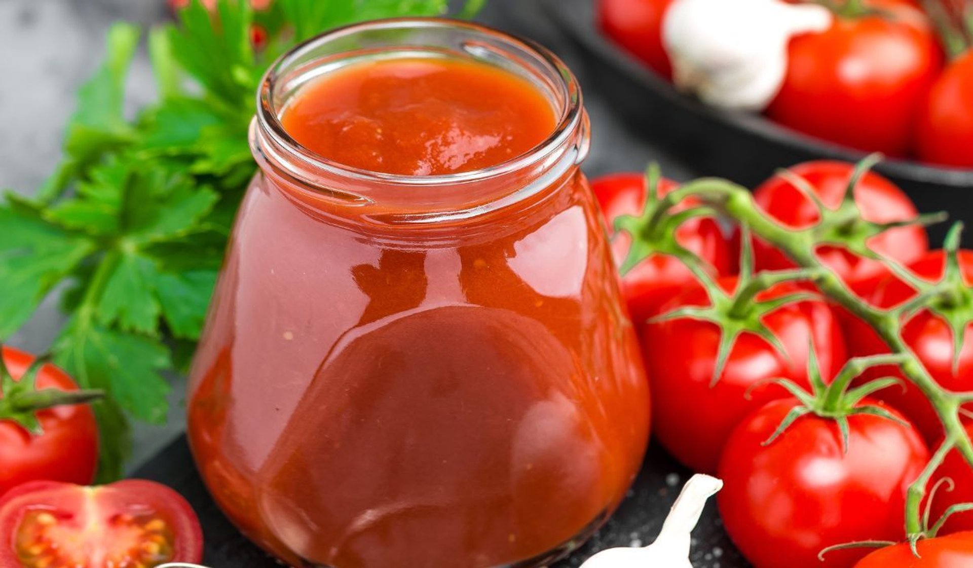 Jak zrobić przecier pomidorowy ze świeżych pomidorów? Wystarczą 3 składniki