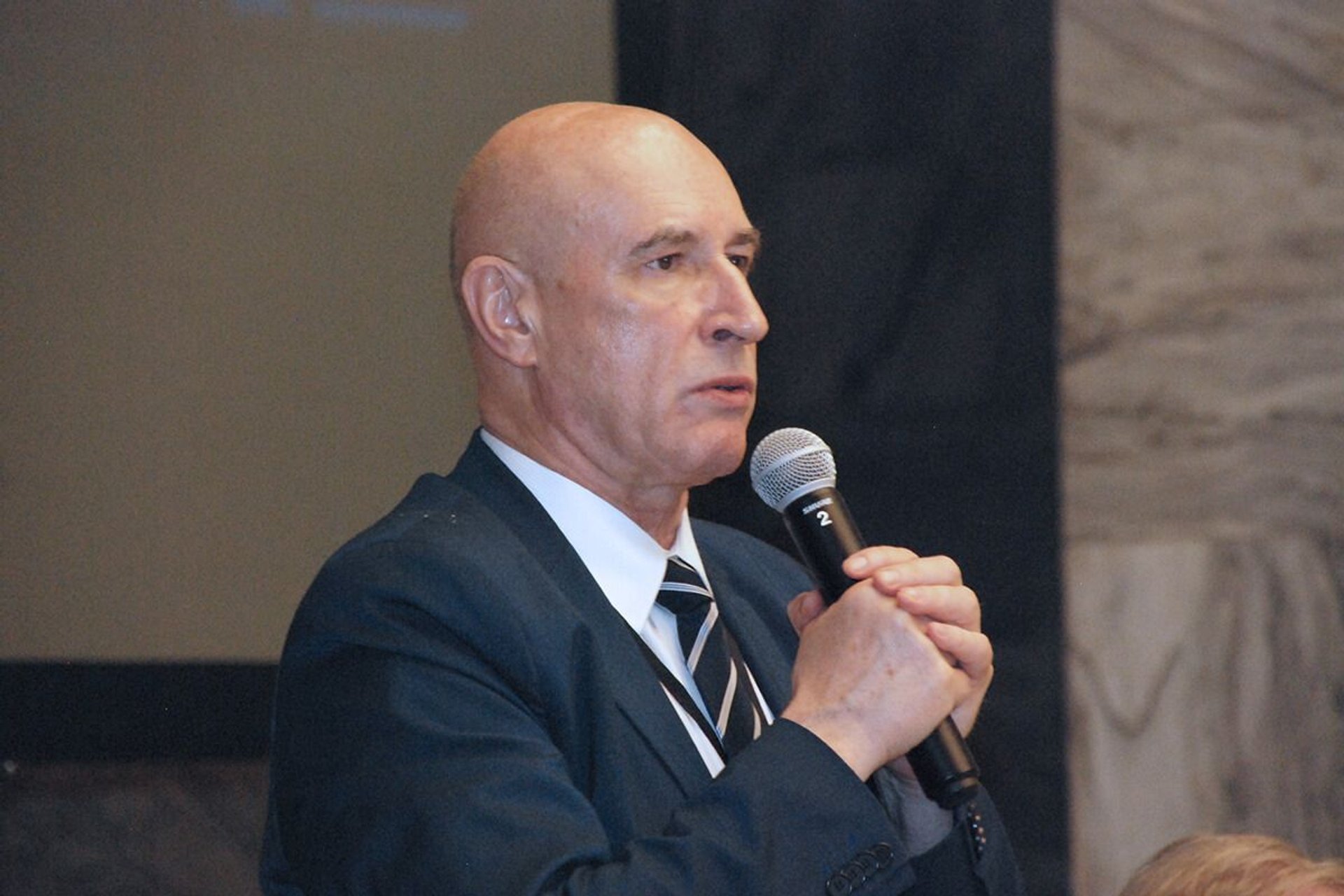 Profesor Janusz Heitzman