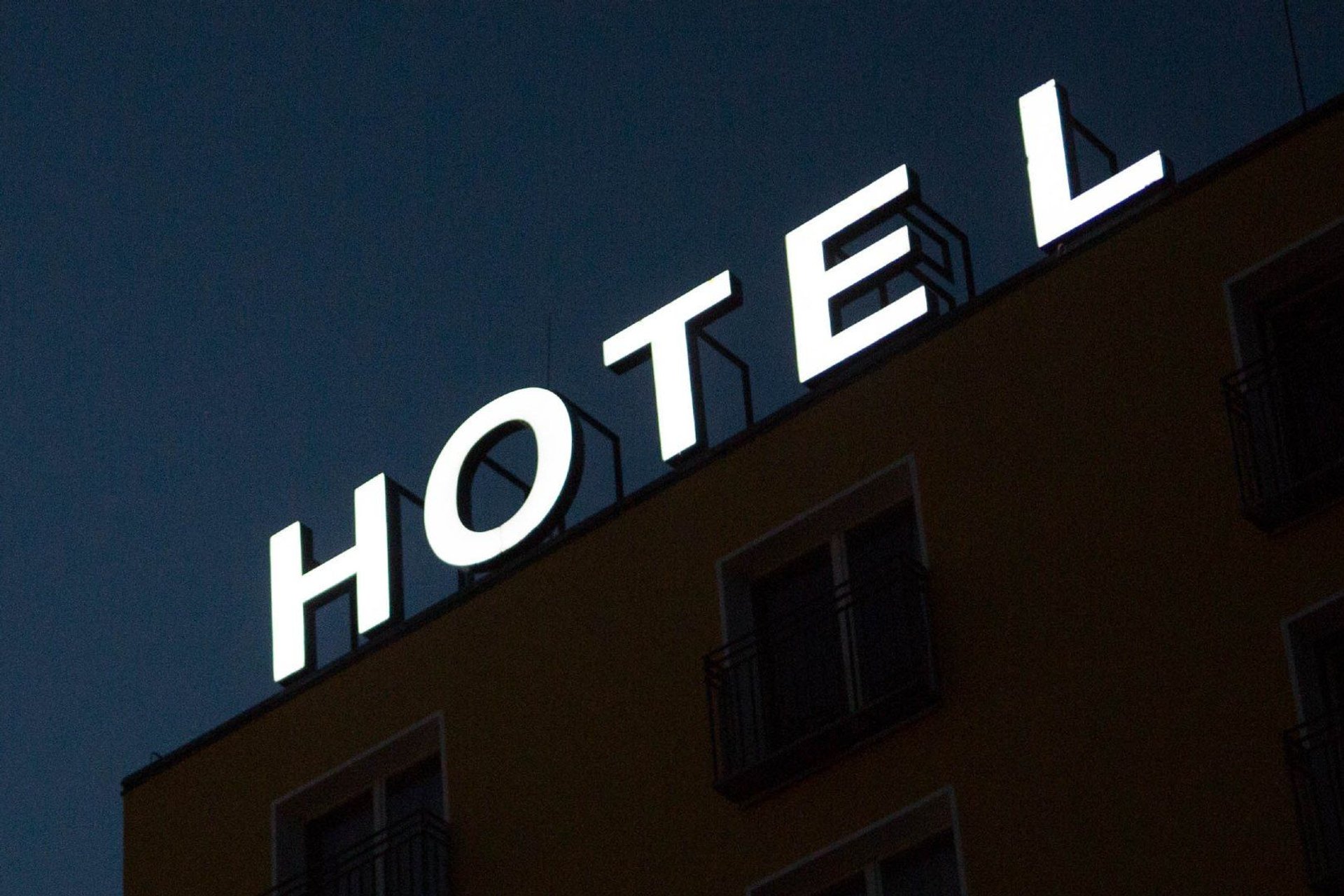Hotelarze wściekli na sposób luzowania obostrzeń