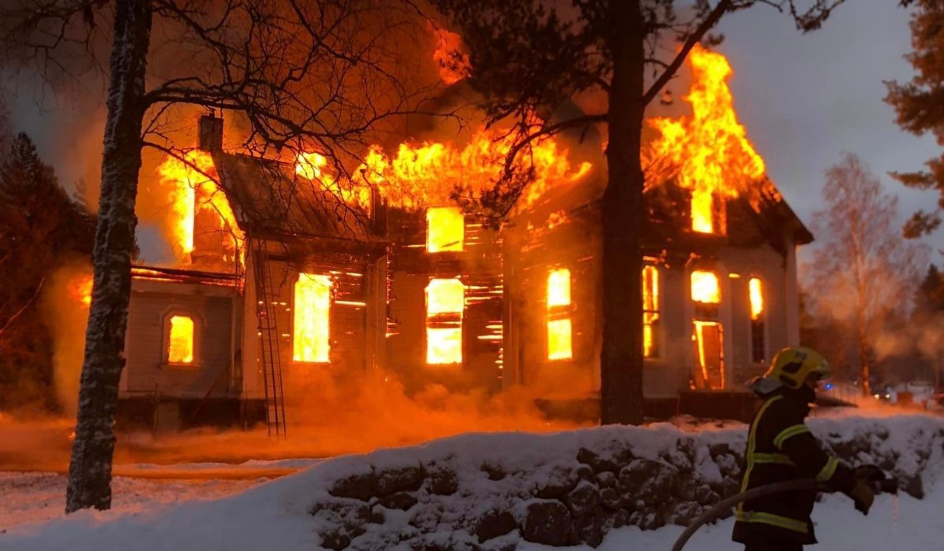 Finlandia: Pożar kościoła w Rautjärvi. Ustalenia służb przyprawiają o gęsią skórkę