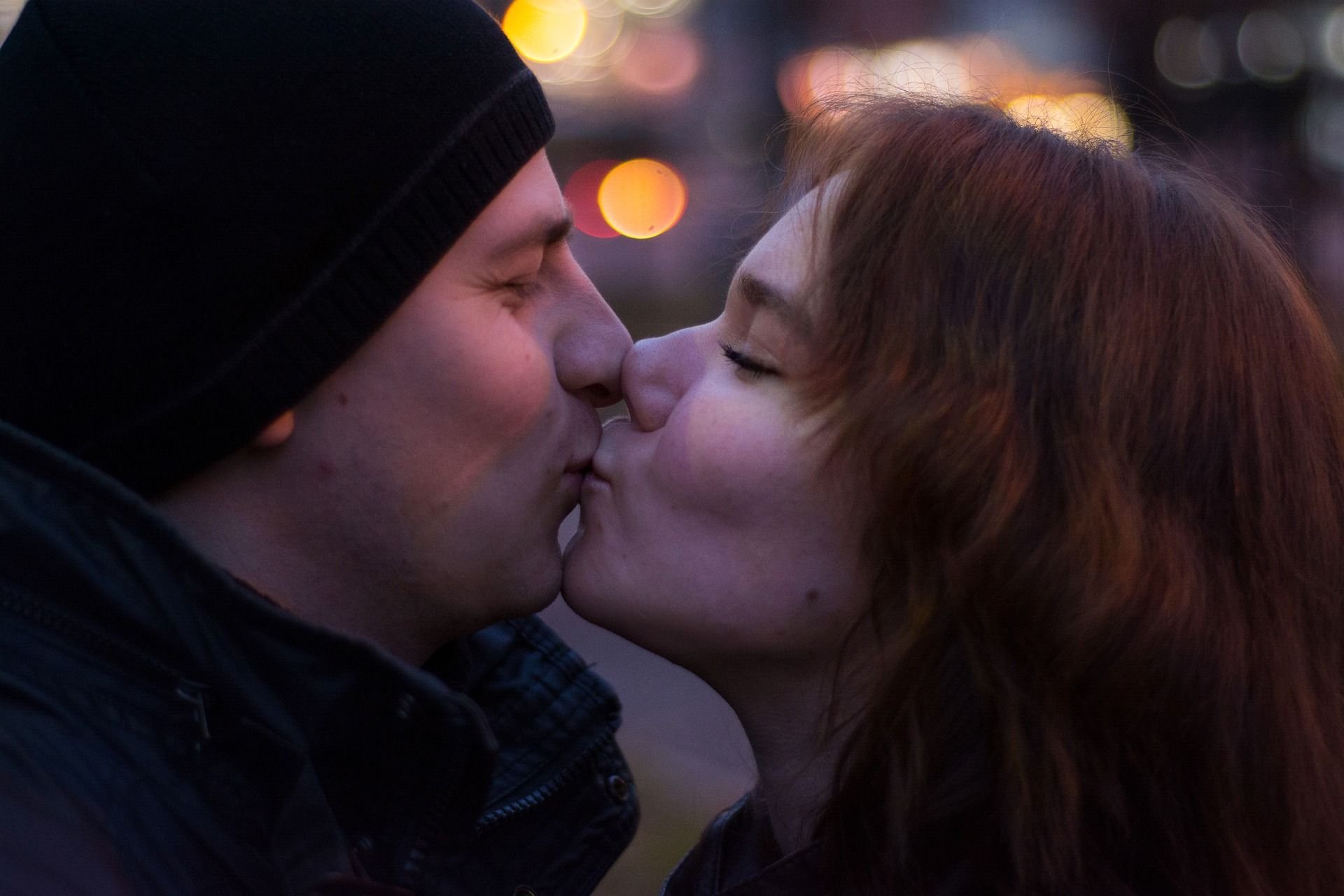 Choroba pocałunków – co to jest, objawy, przyczyny, sposób leczenia