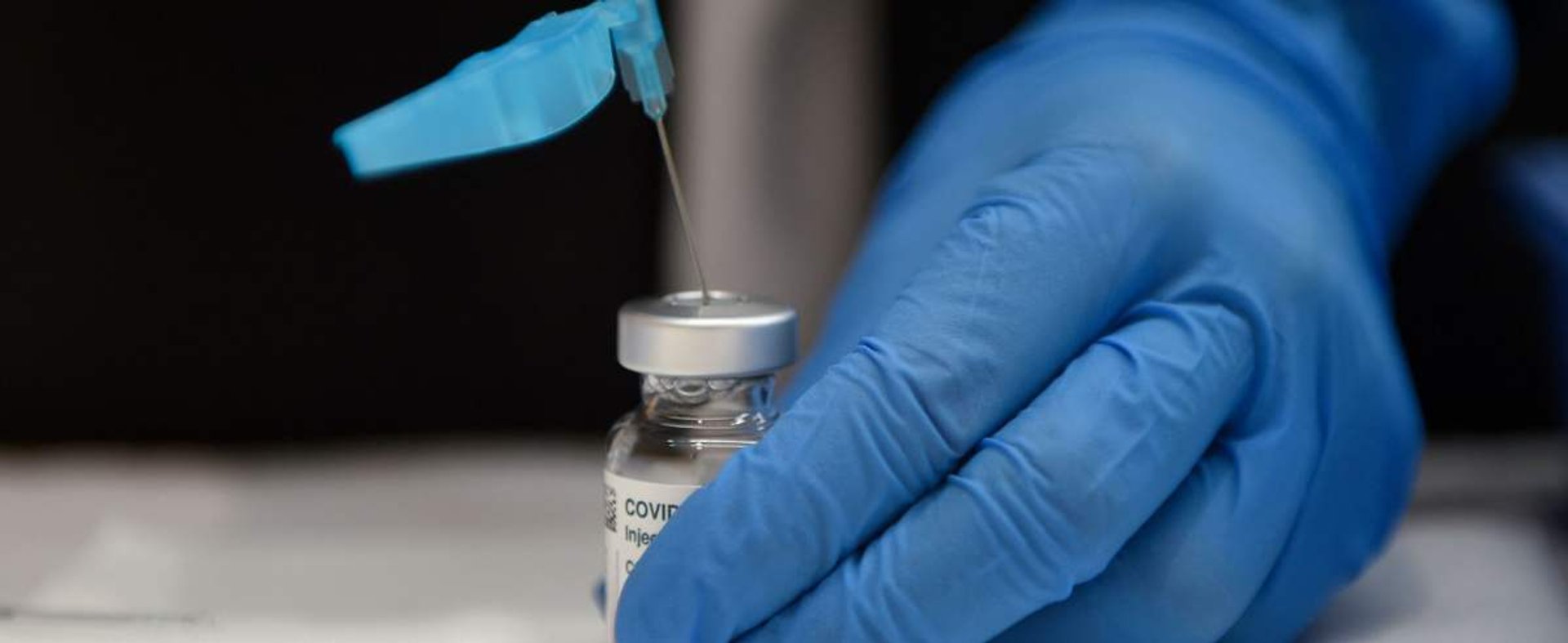 Kolejne kraje rezygnują ze szczepienia obywateli preparatem AstraZeneca.