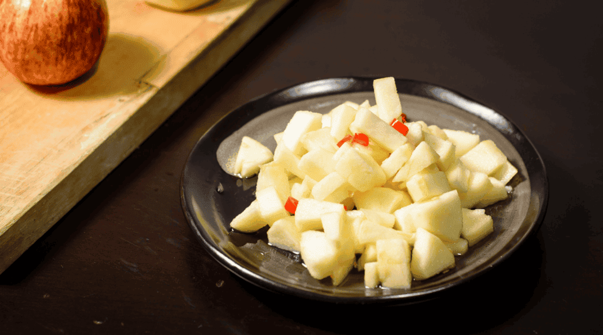 Prosta i pyszna surówka z jabłek