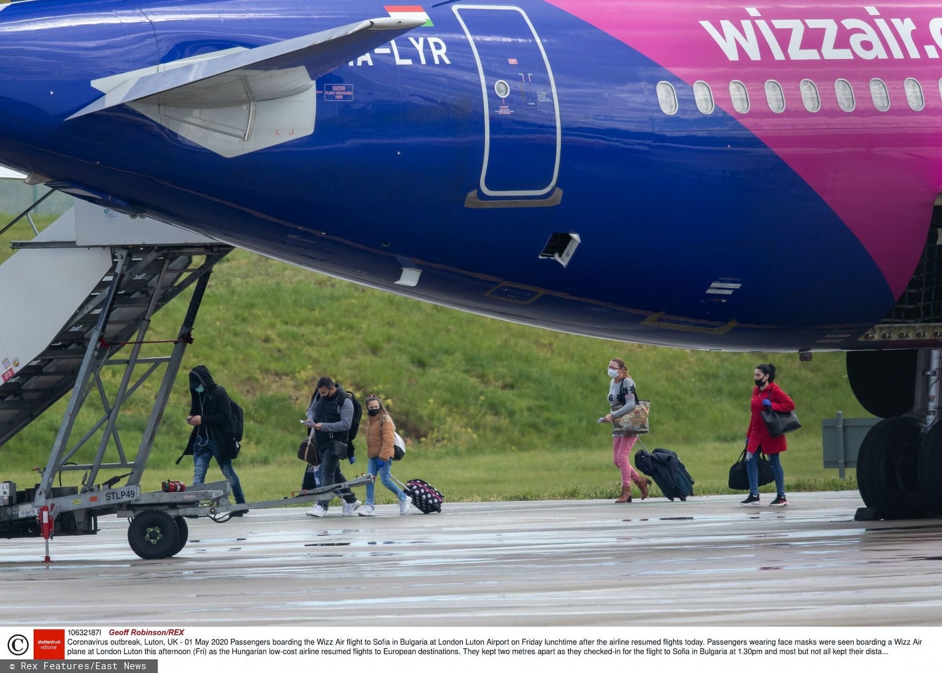 Samolot Wizz Air lecący do Warszawy lądował awaryjnie chwilę po starcie
