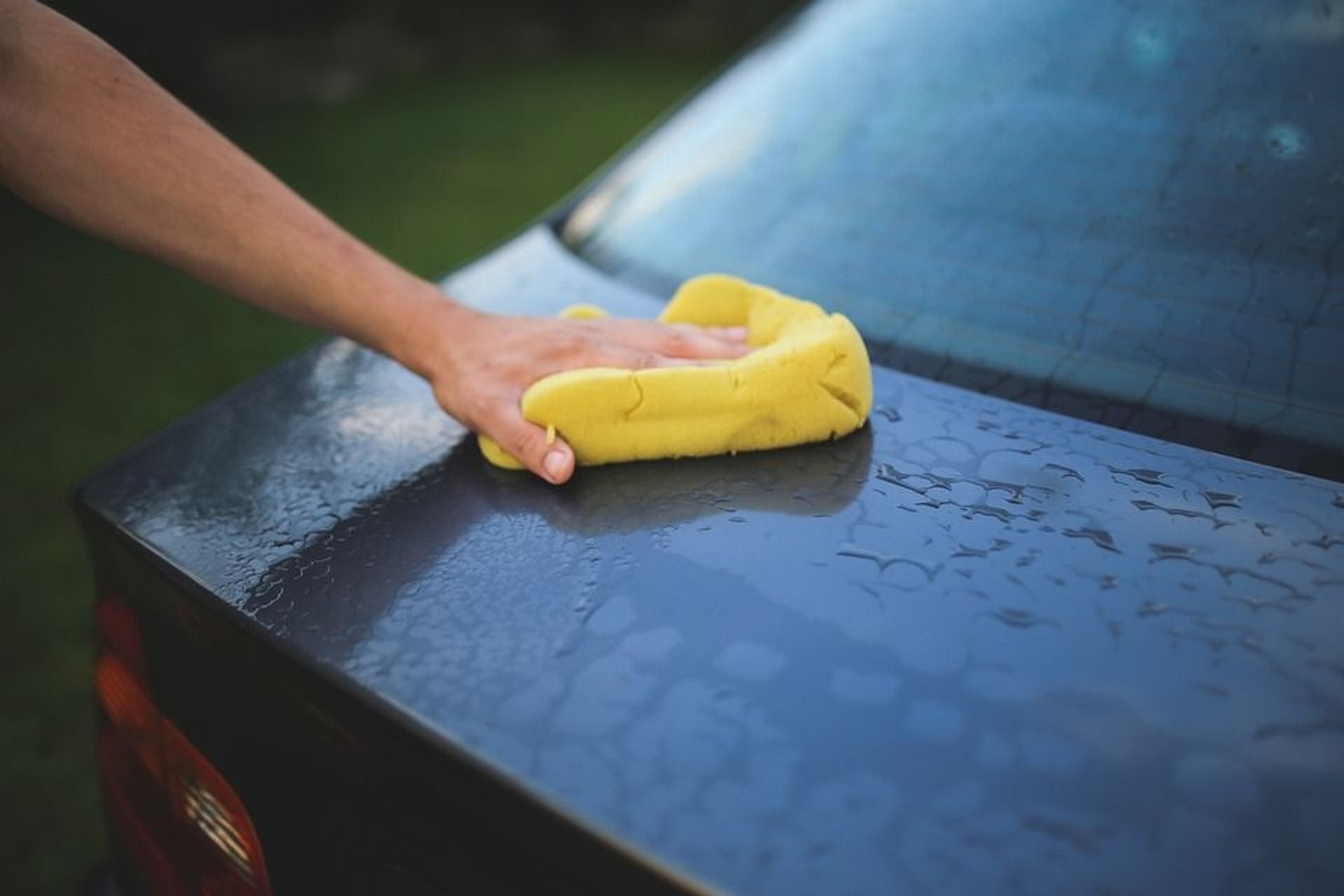 Polerowanie i woskowanie auta krok po kroku