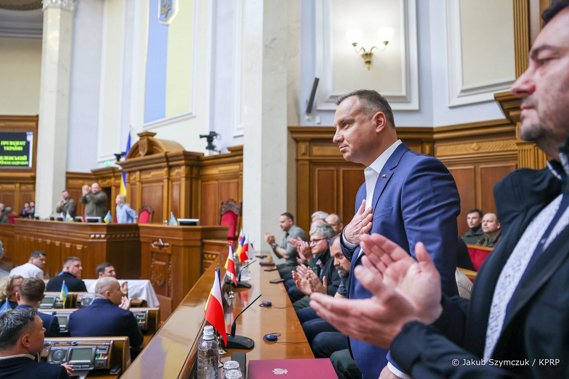 Andrzej Duda w Kijowie powitany owacjami na stojąco