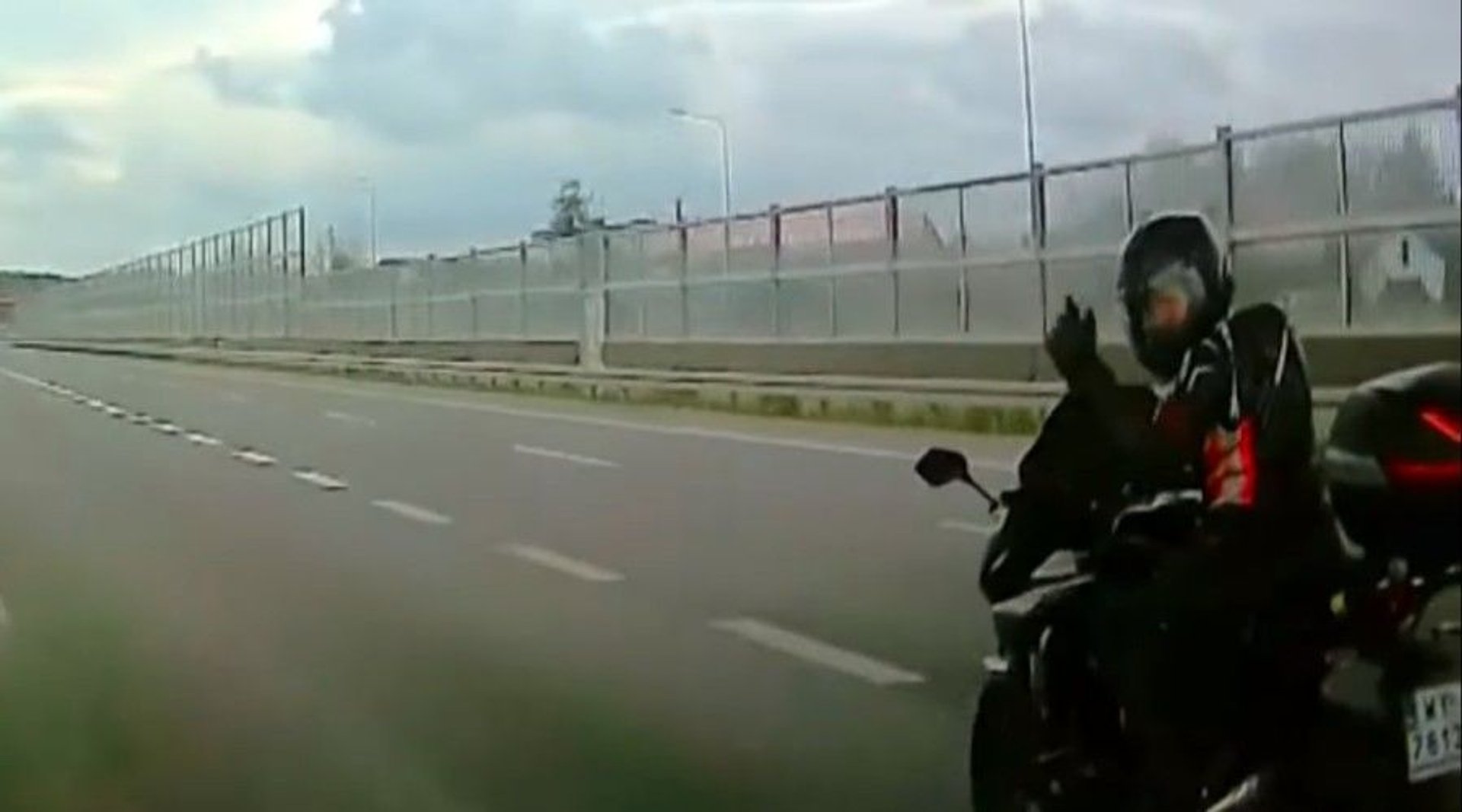 motocyklista-ryzykowne-zachowanie