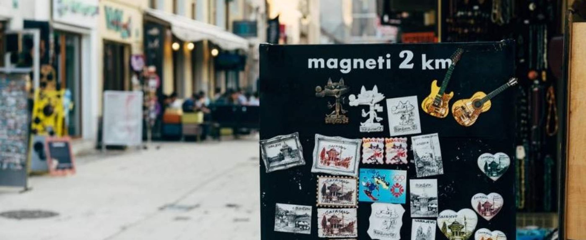 turyści uwielbiają magnesy