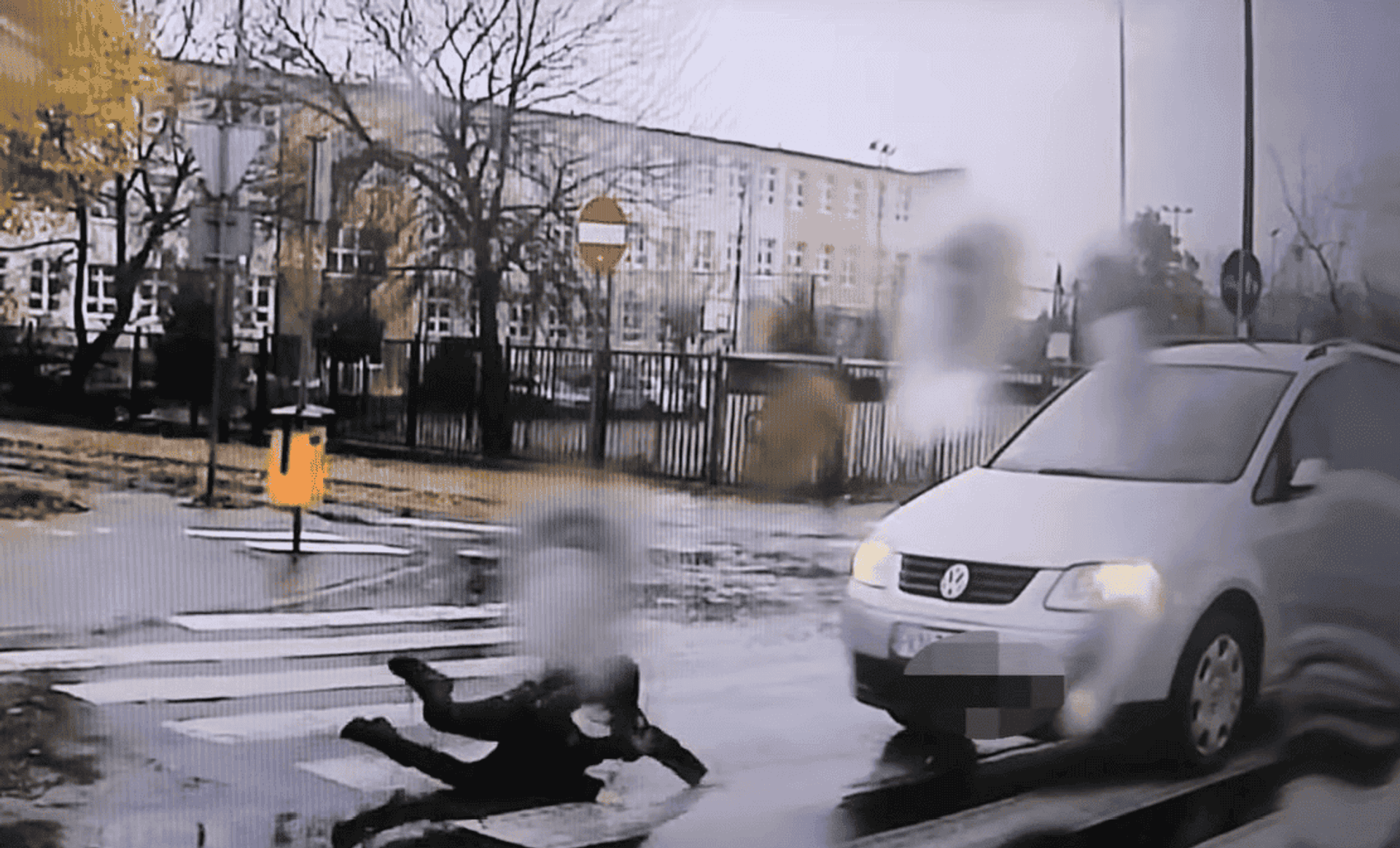Konin: policja poszukuje potrąconej na przejściu dla pieszych nastolatki