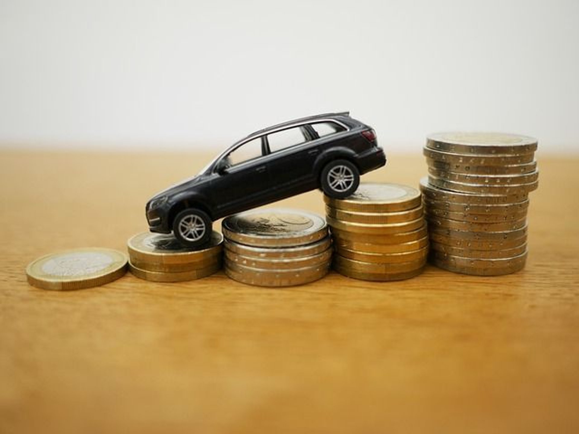 car-finance-4516072 640