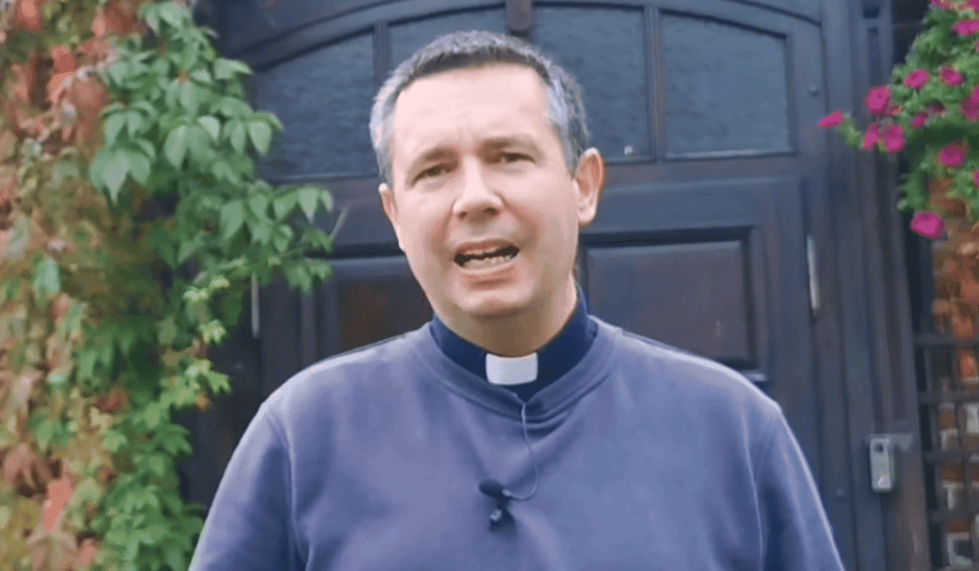 Ksiądz stworzył listę grzechów do spowiedzi przed świętami. Wierni nie są zachwyceni