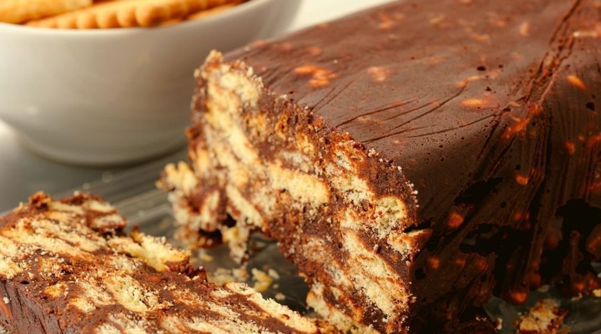 Blok czekoladowy — Kultowe ciasto bez pieczenia