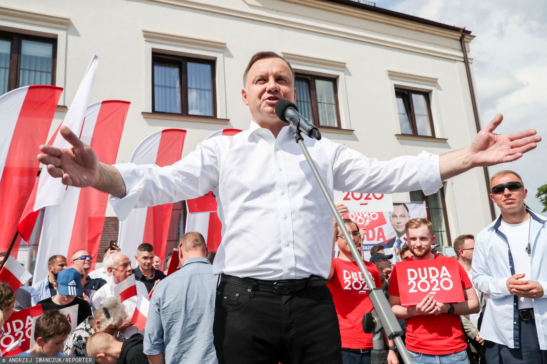 Wiec wyborczy Andrzeja Dudy, a na nim przemoc wobec nastolatki.