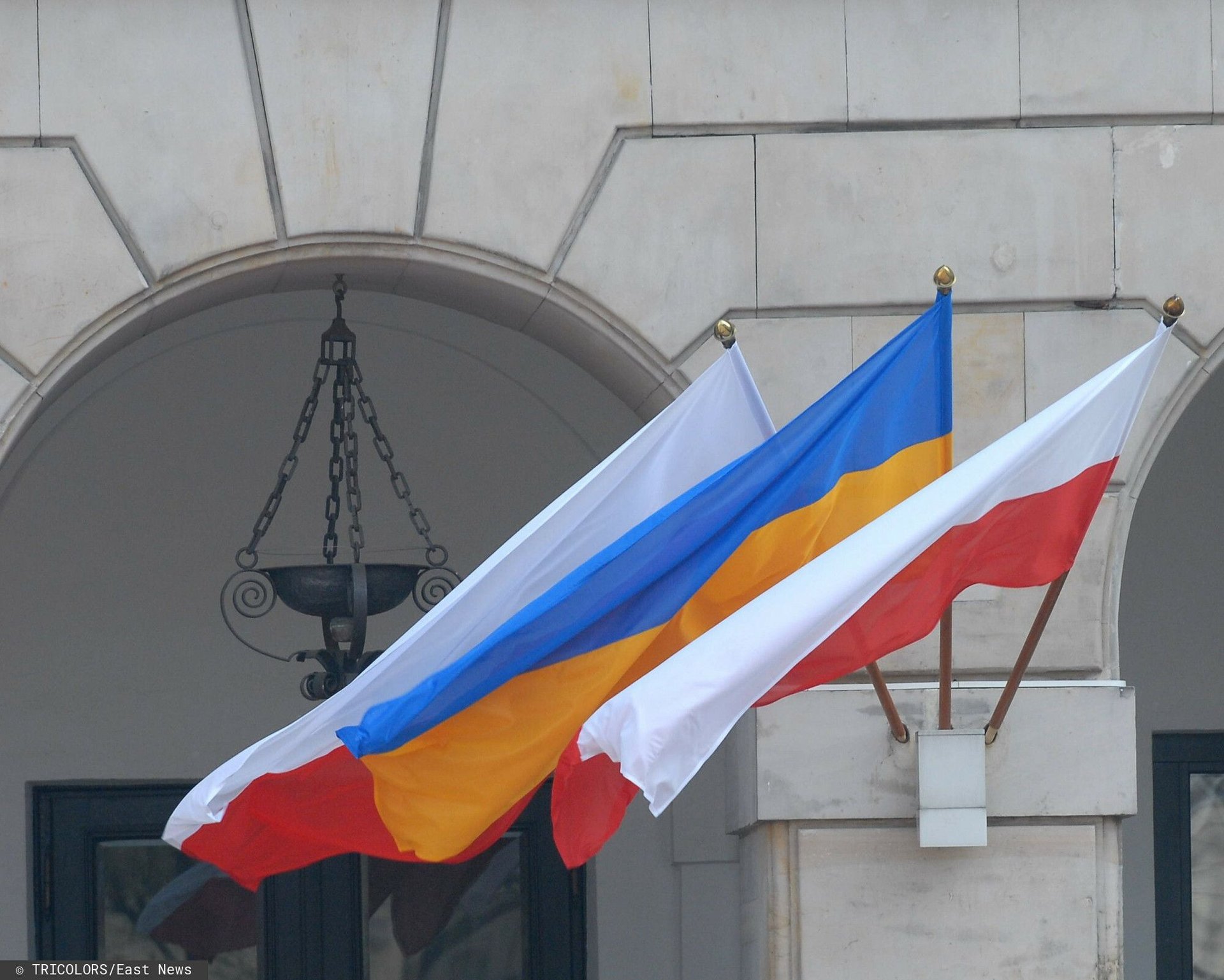 PHOTO: TRICOLORS/EAST NEWS 12.05.2006 wizyta - Prezydent Ukrainy - Wiktor Juszczenko N/Z:flagi flaga polska ukraina