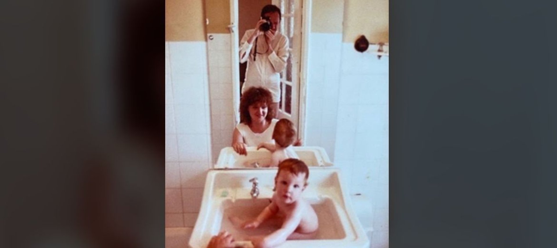 Magda Gessler kąpie syna