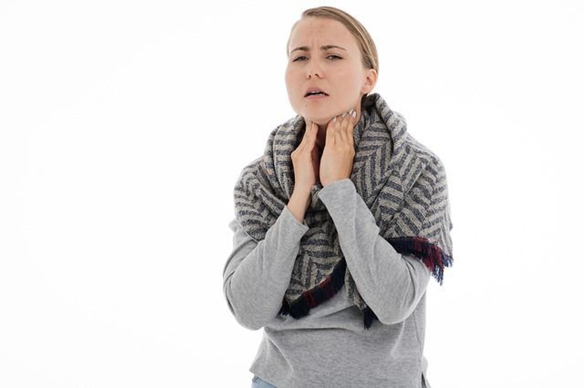 Ból gardła – przyczyny i leczenie infekcji gardła. Domowe sposoby na ból gardła