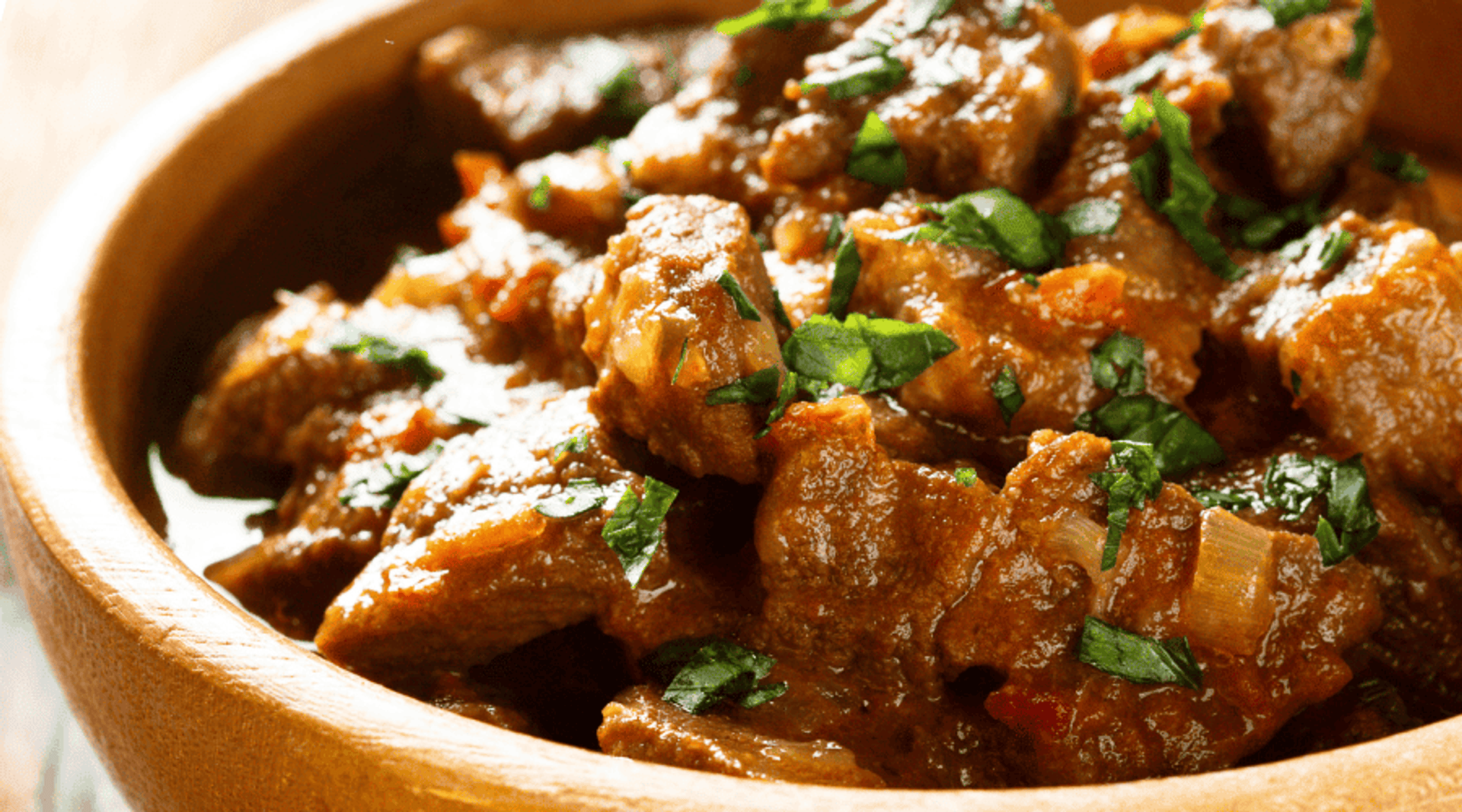 Gulasz wołowy tradycyjny. Niezawodny przepis