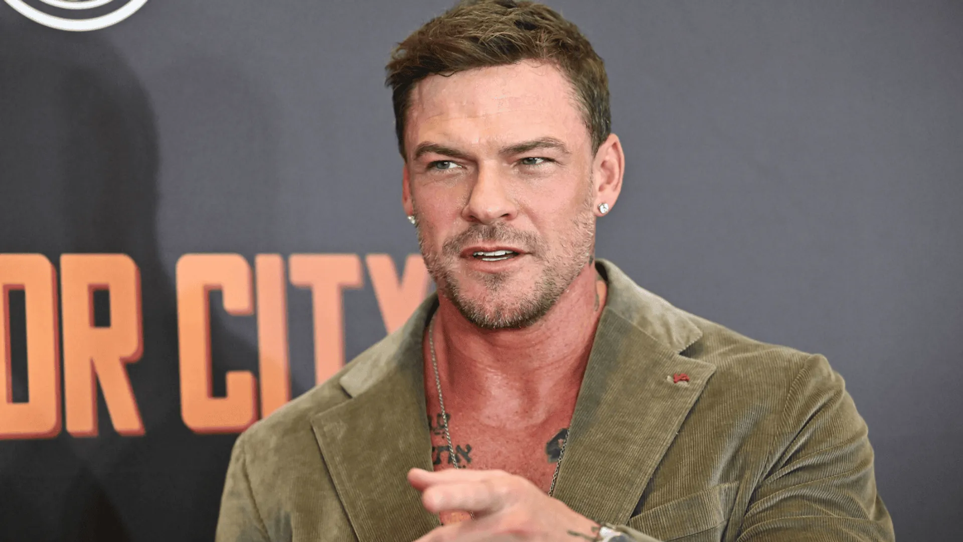 Alan Ritchson