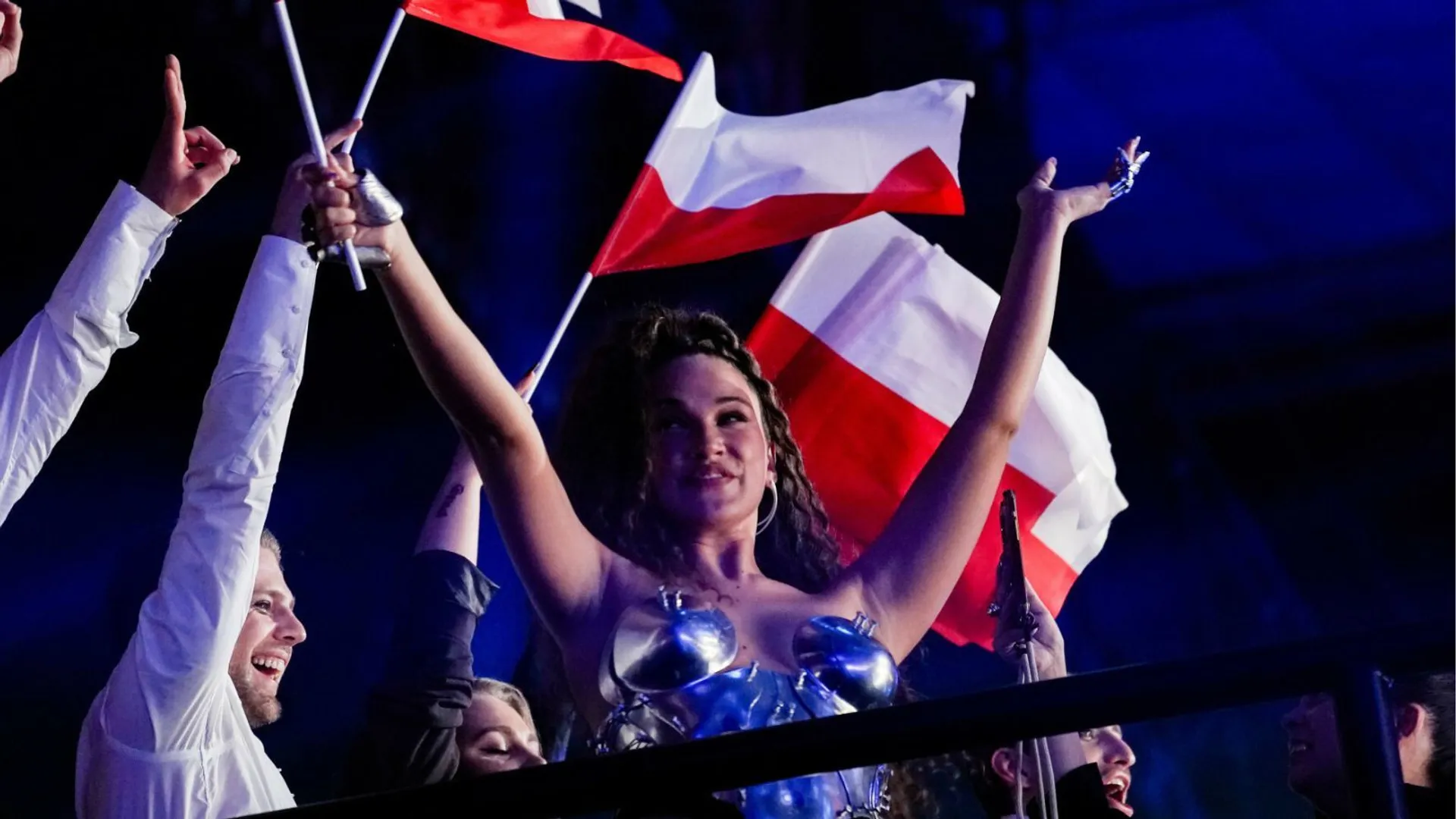 Alicja Szemplińska wystepuje na scenie Eurowizji