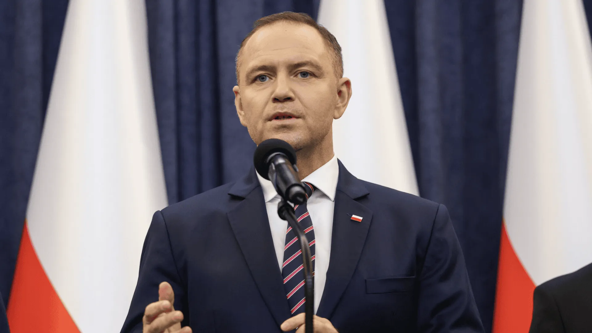 Właśnie ogłoszono. Punkt 12 najbliższy współpracownik Nawrockiego pojawi się na wizji