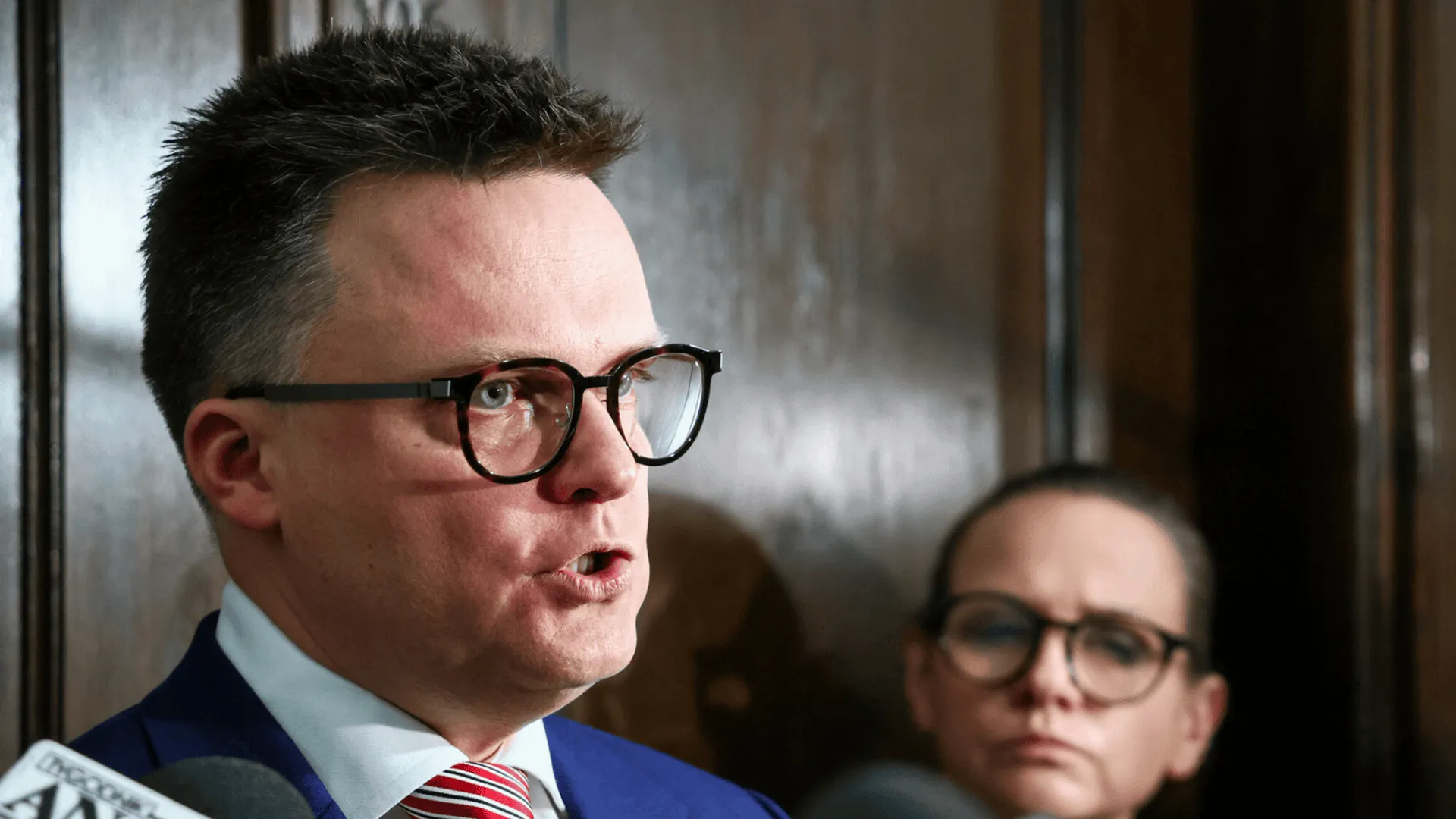 Kryzys w partii Hołowni. Lider ostrzega przed rozłamem i „kuszeniem” posłów