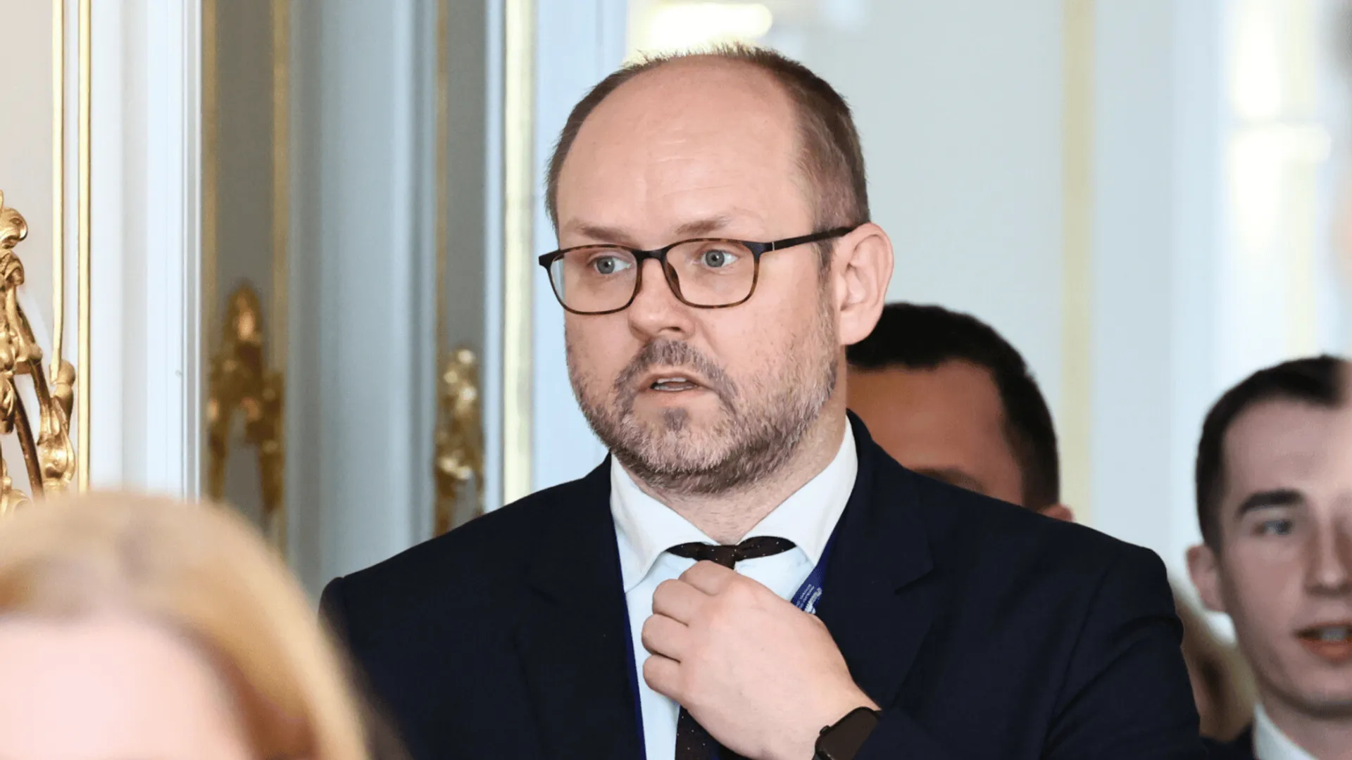 Nawrocki ryknął po pytaniu dziennikarza TVN24, w sieci zawrzało. Przydacz mówi, co się kroi