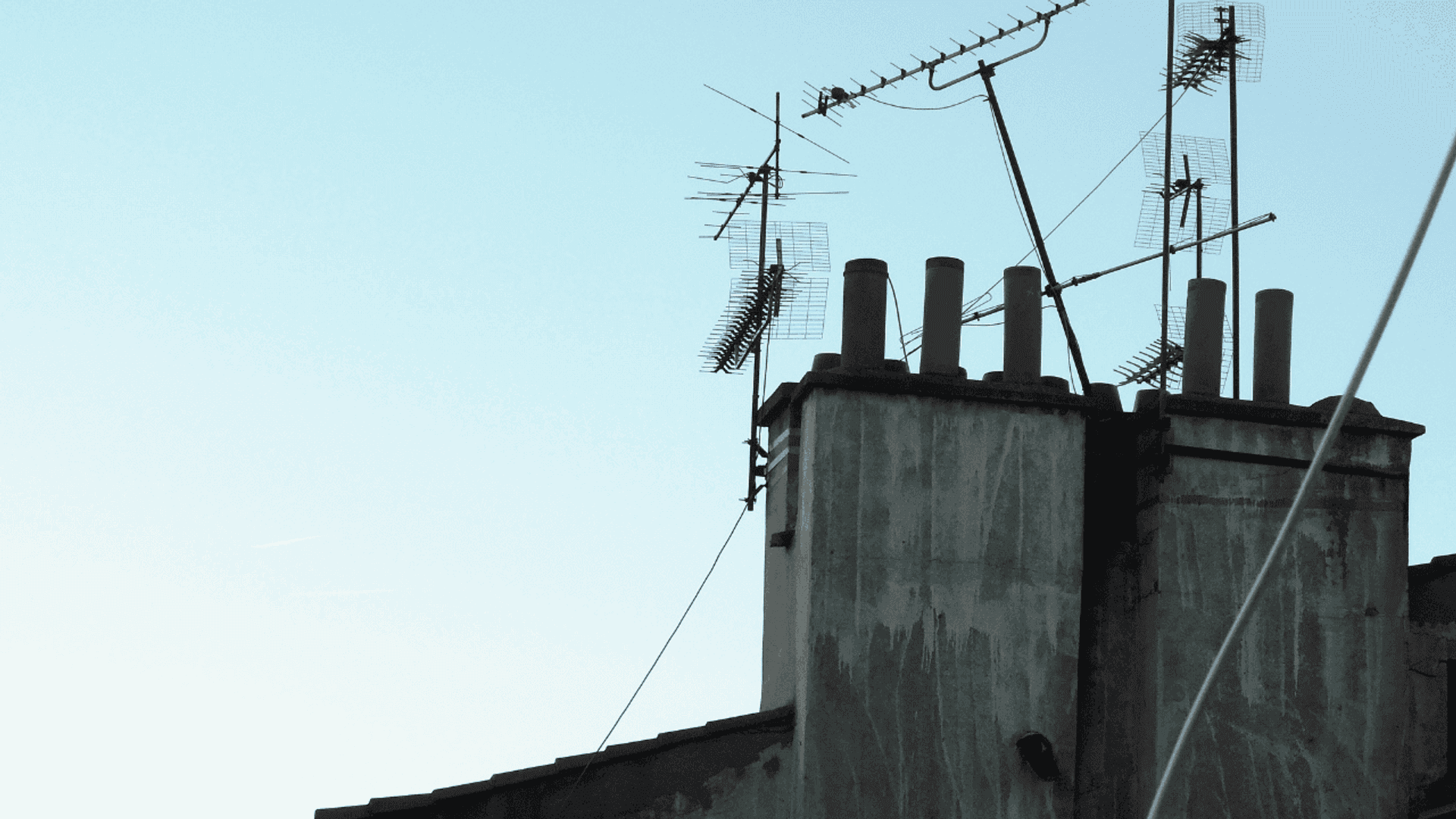 Antena na dachu