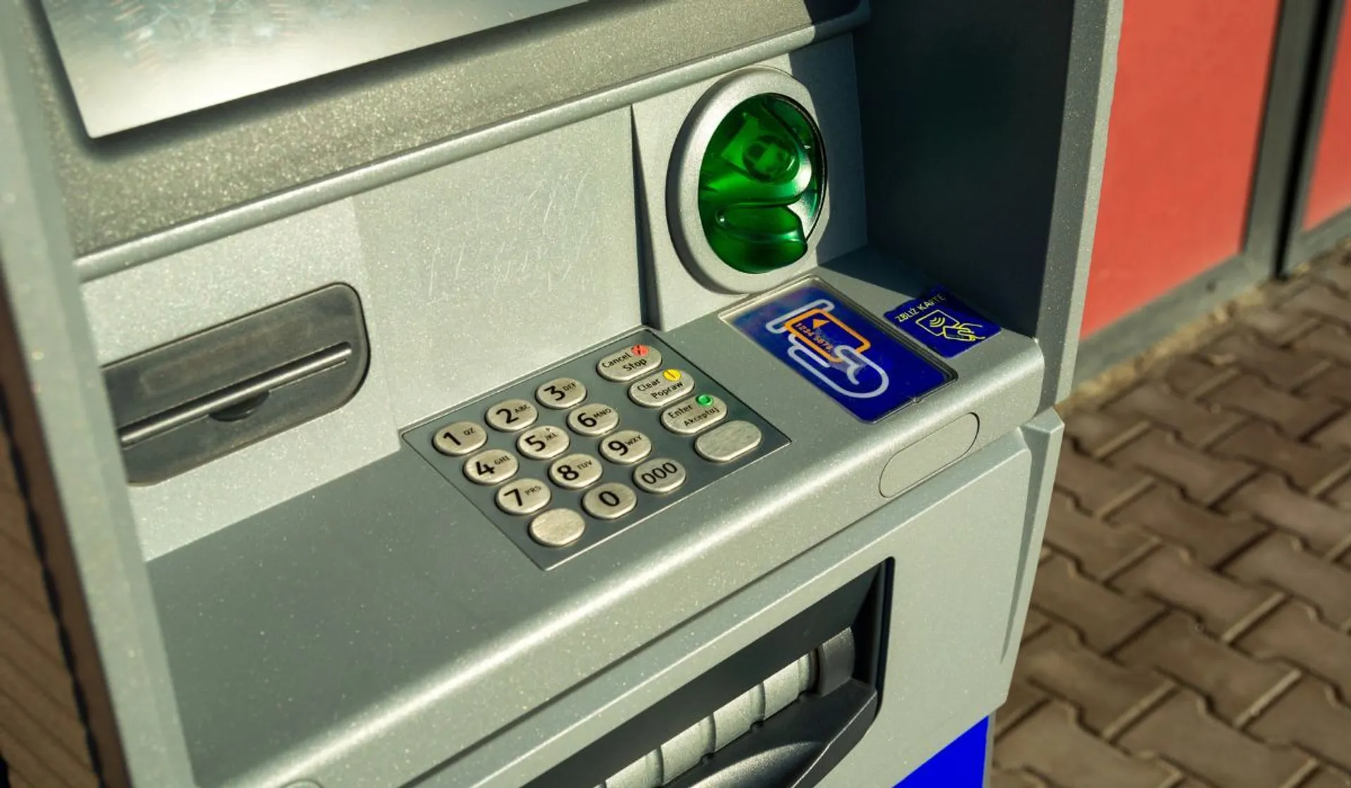 Bankomat na ulicy