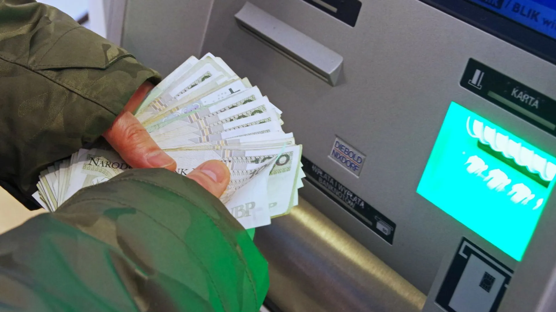 Bankomat ostrzeżenie