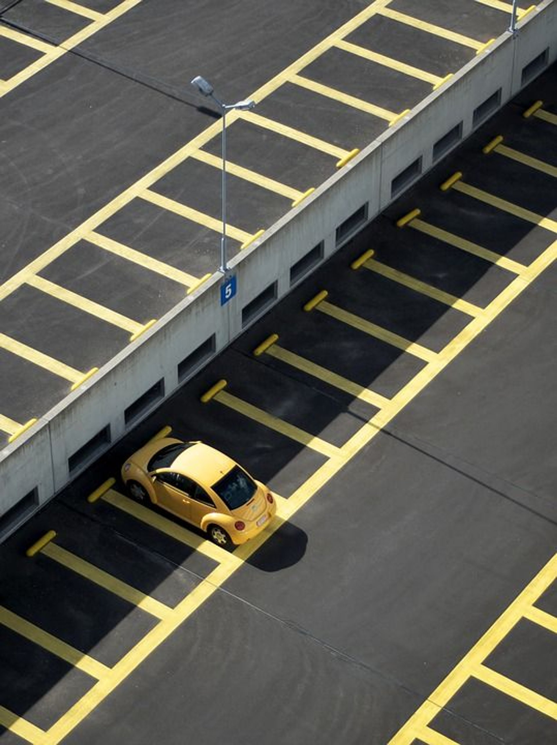 Parkowanie – przepisy i konsekwencje niestosowania się do nich