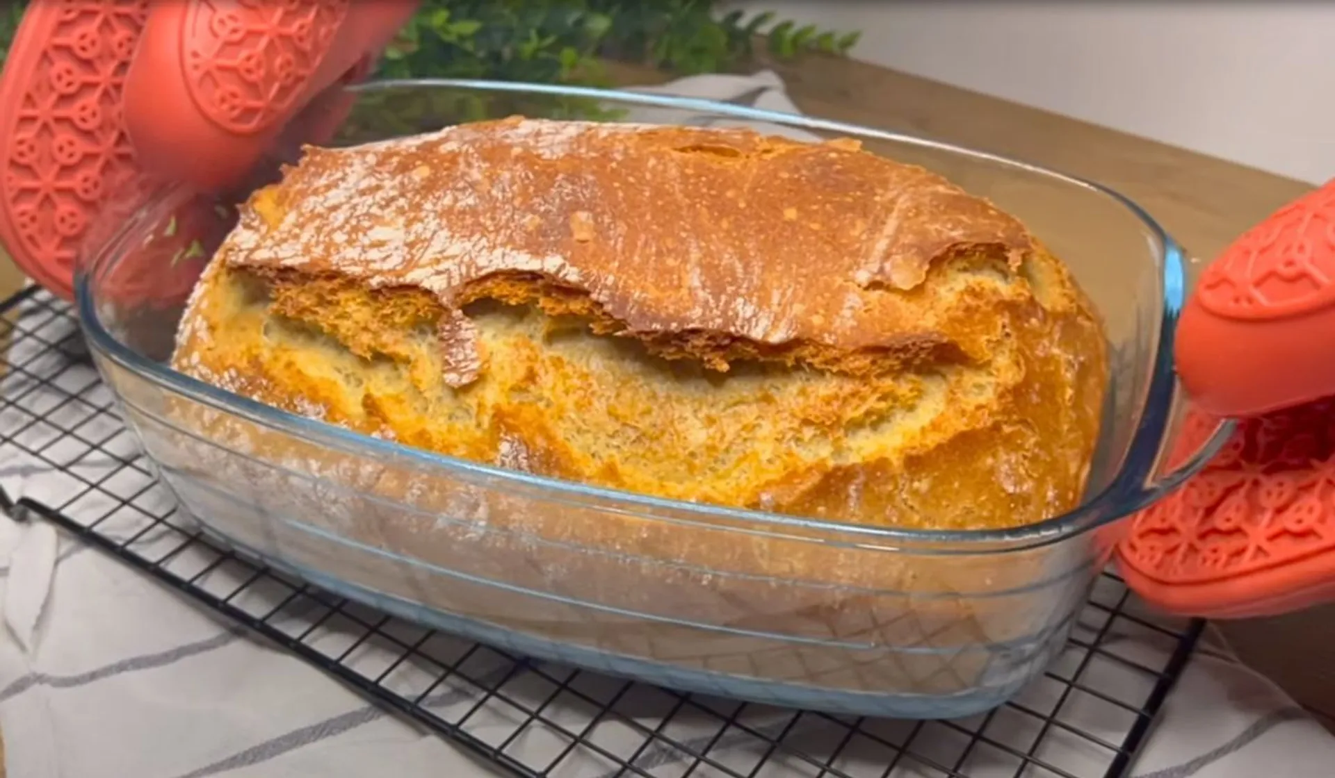 Chleb w naczyniu żaroodpornym