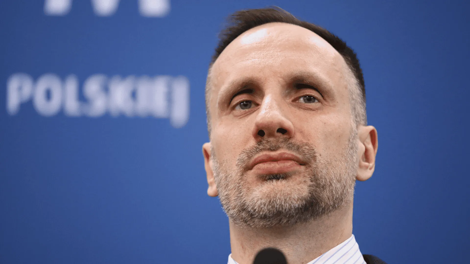 Janusz Kowalski kontra TVN: Ostra wymiana zdań i zarzuty o „casting\”