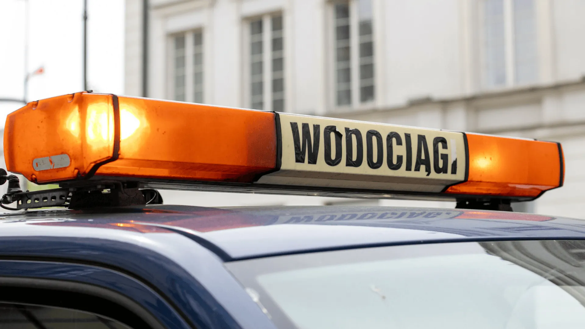 Potężna awaria w Warszawie. Ulice doszczętnie zalane