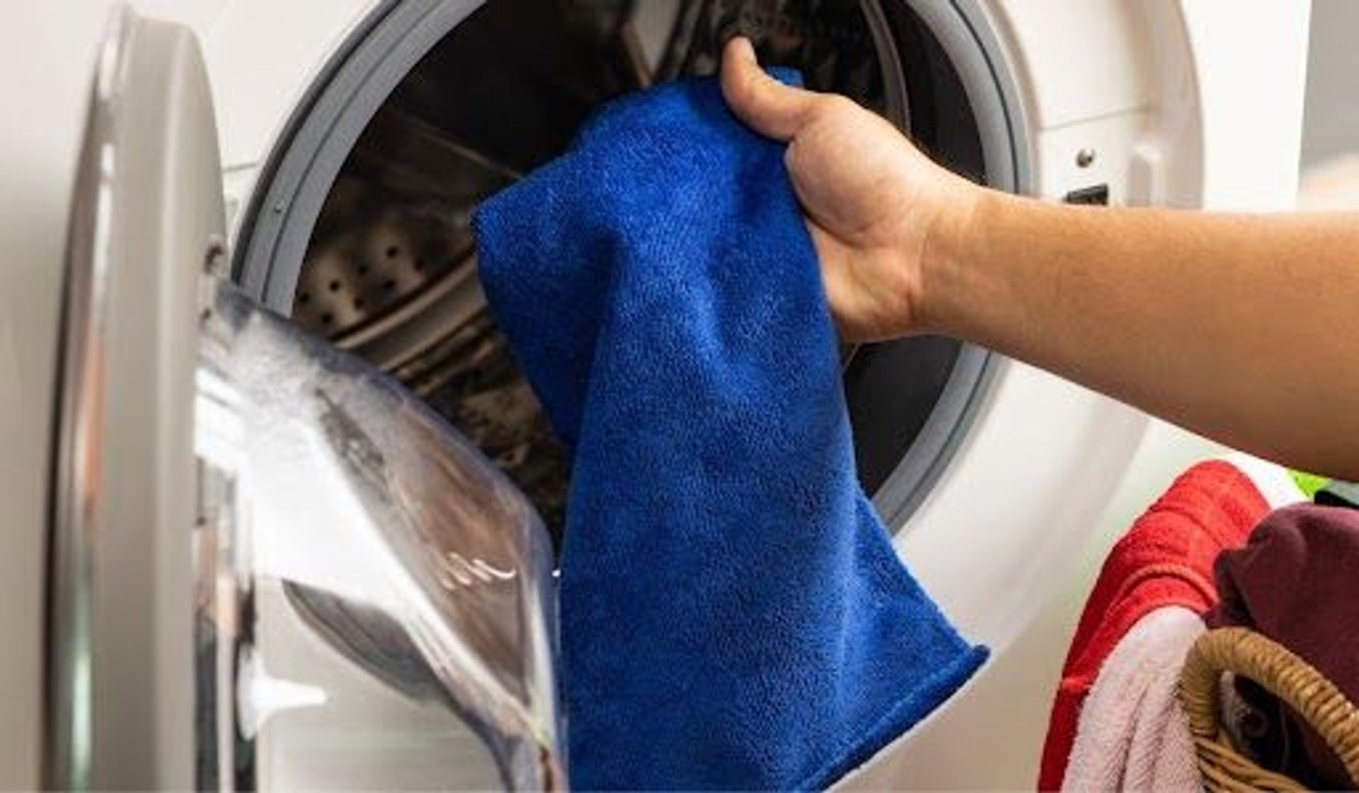 Dlaczego ubrania śmierdzą po praniu?