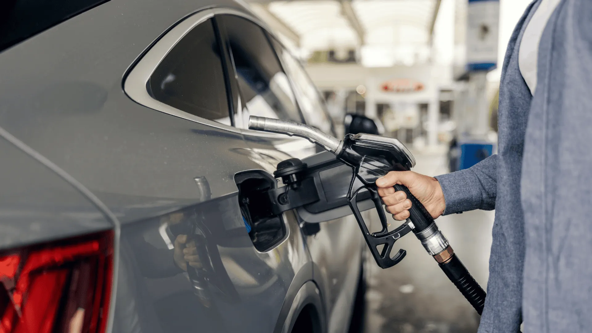 Niemcy uciekają przed cenami paliw. Polskie stacje znów przeżywają oblężenie