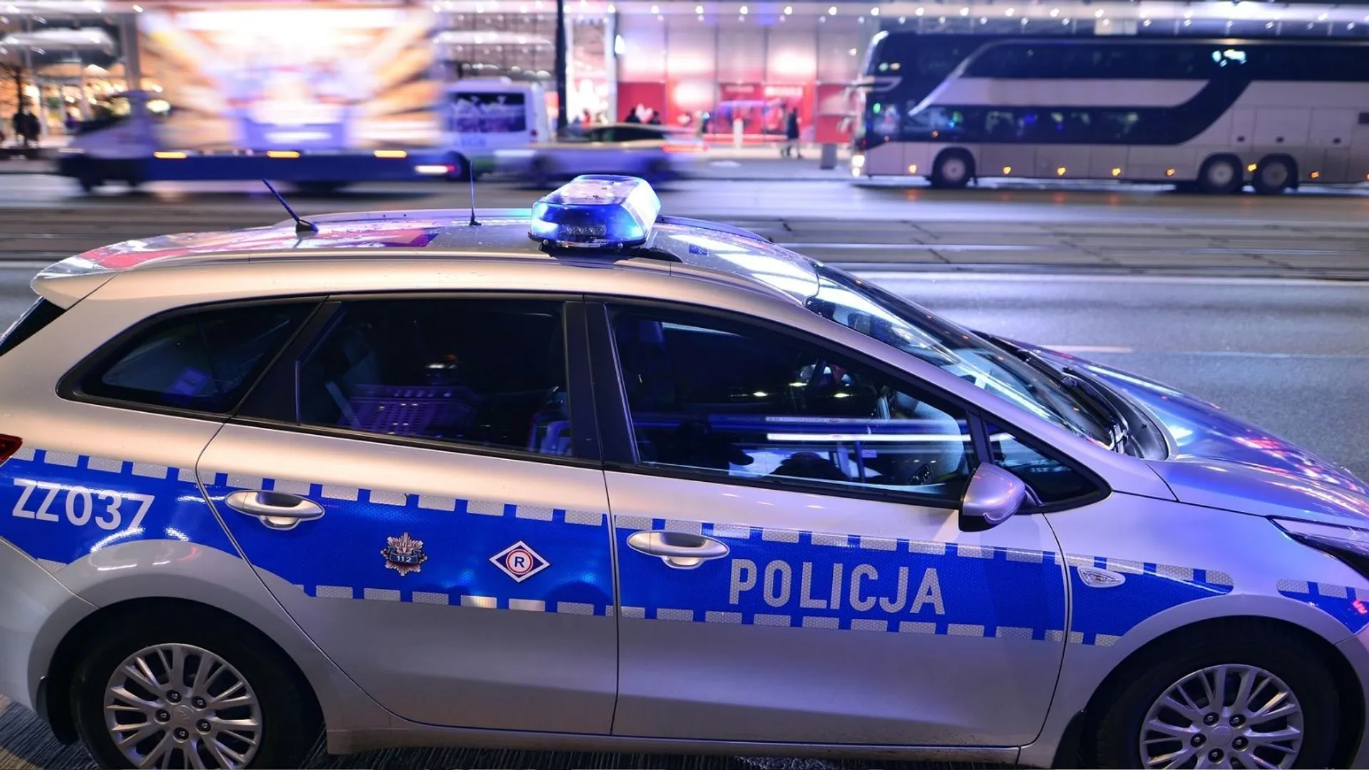 Policja, wypadek, dziecko w samochodzie