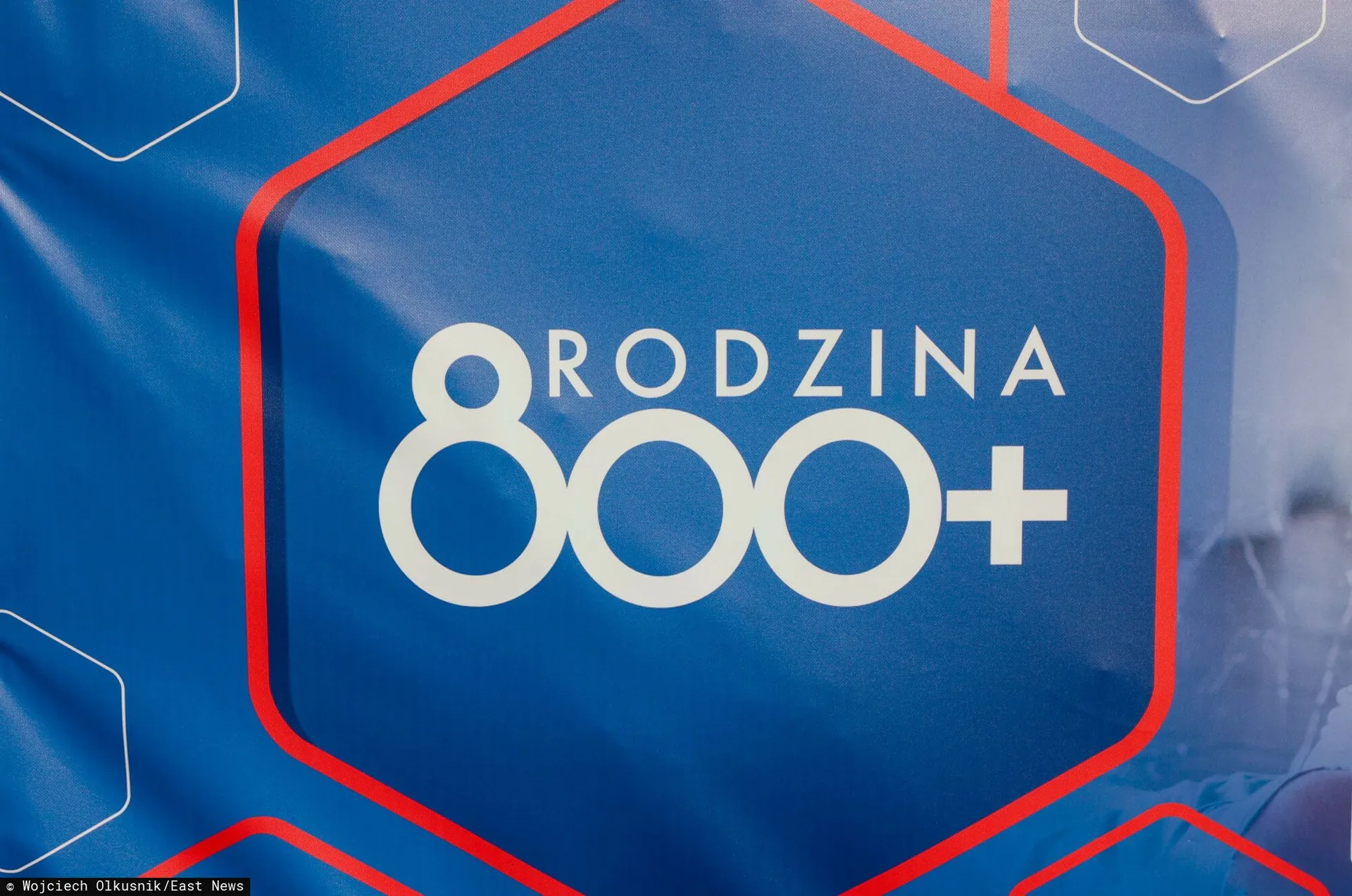 rodzina 800+ logo