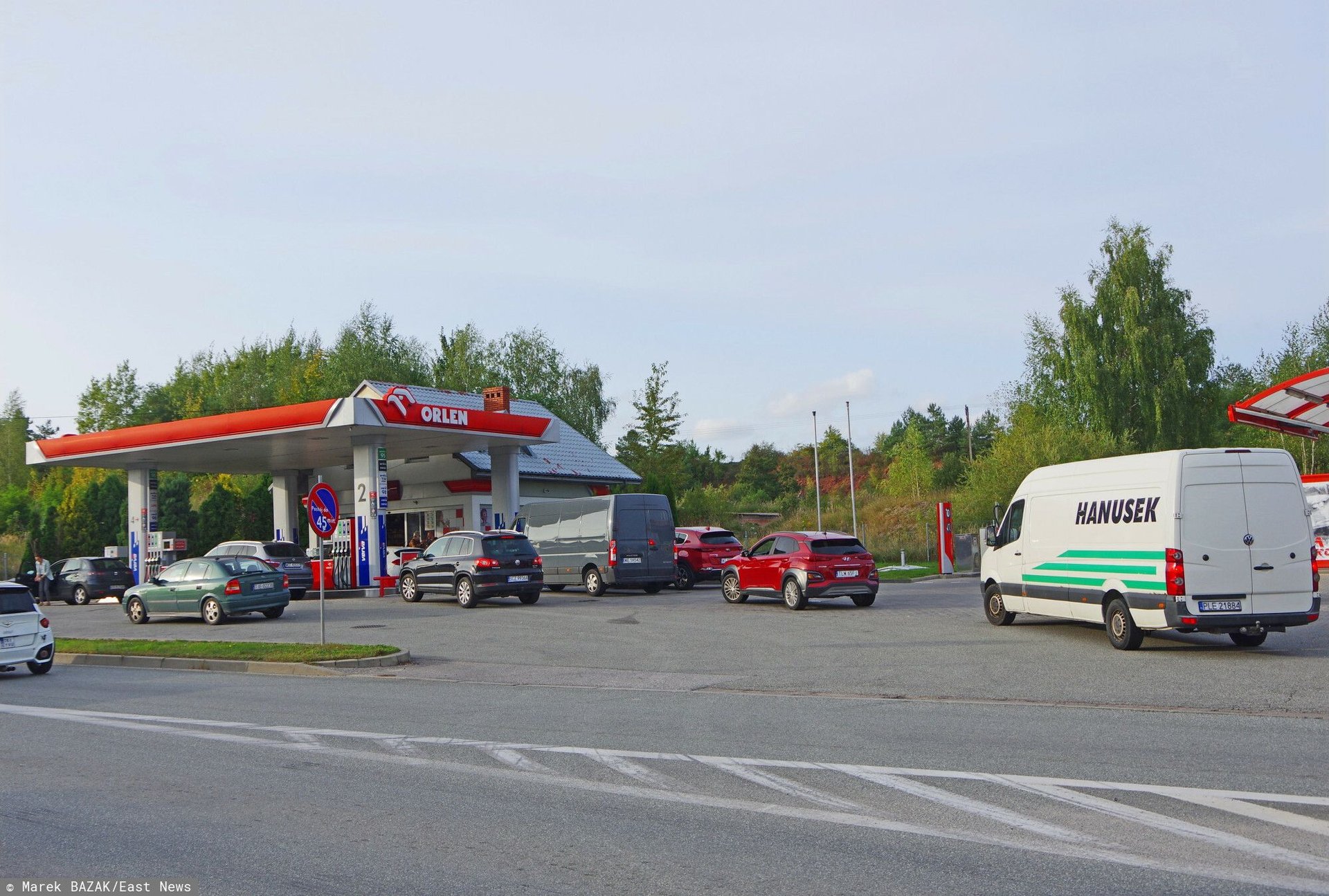 orlen-stacja-paliw-tankowanie-samochody