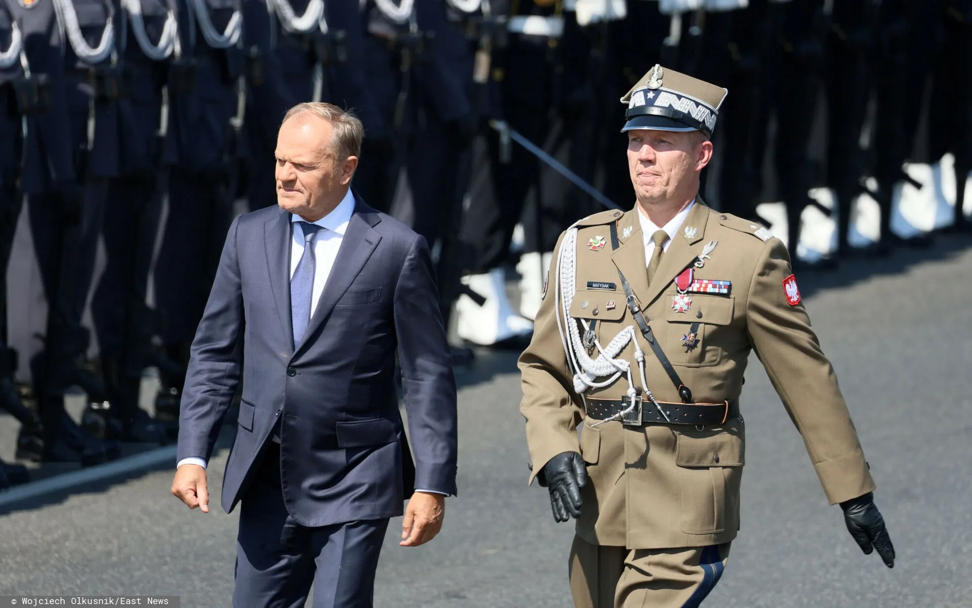 Premier Donald Tusk podczas parady wojskowej